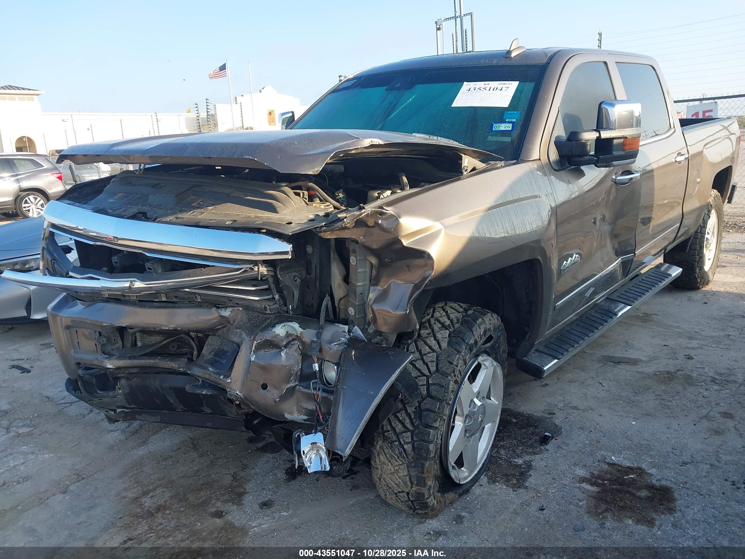 CHEVROLET SILVERADO image 2