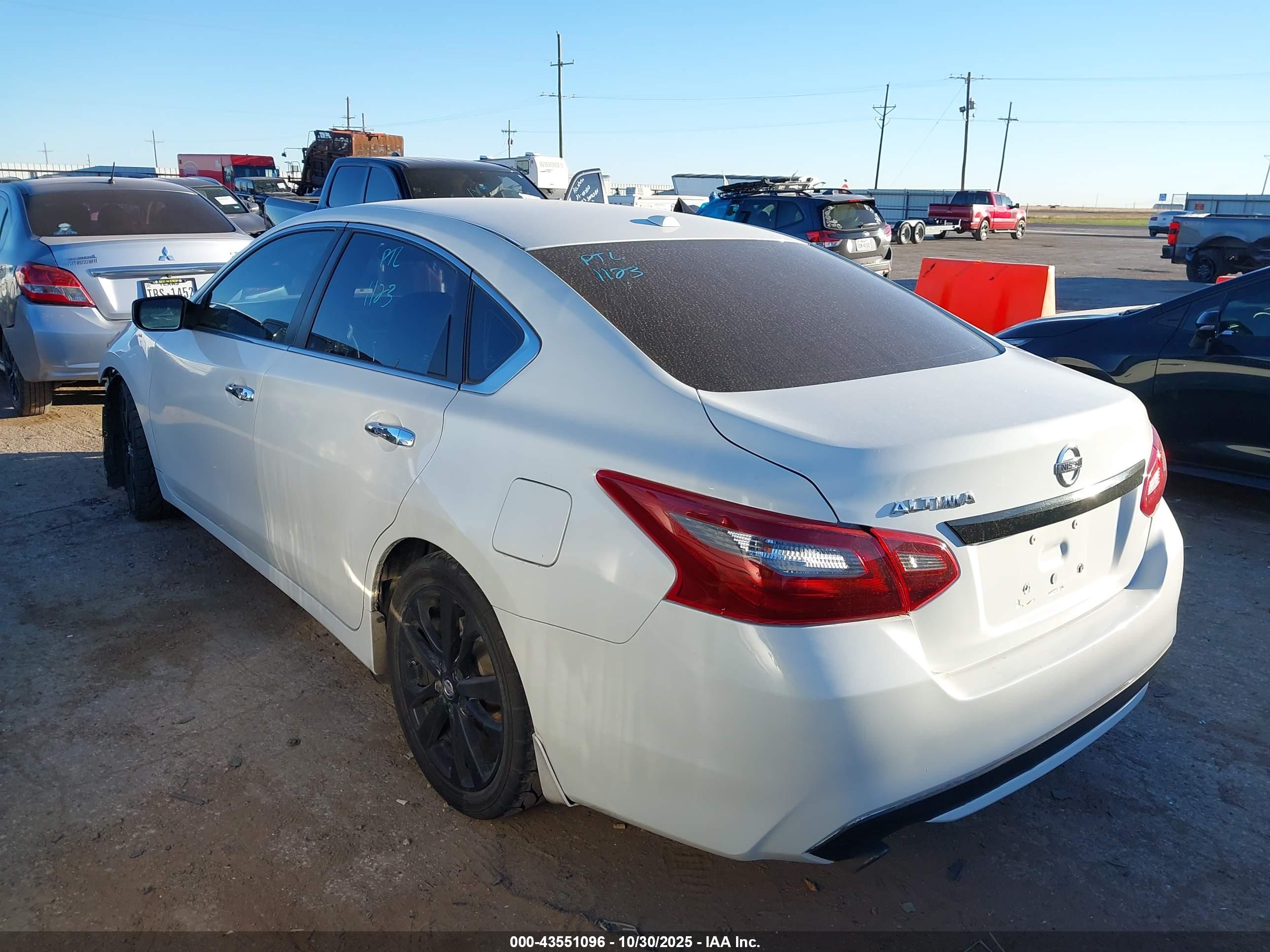 NISSAN ALTIMA image 3