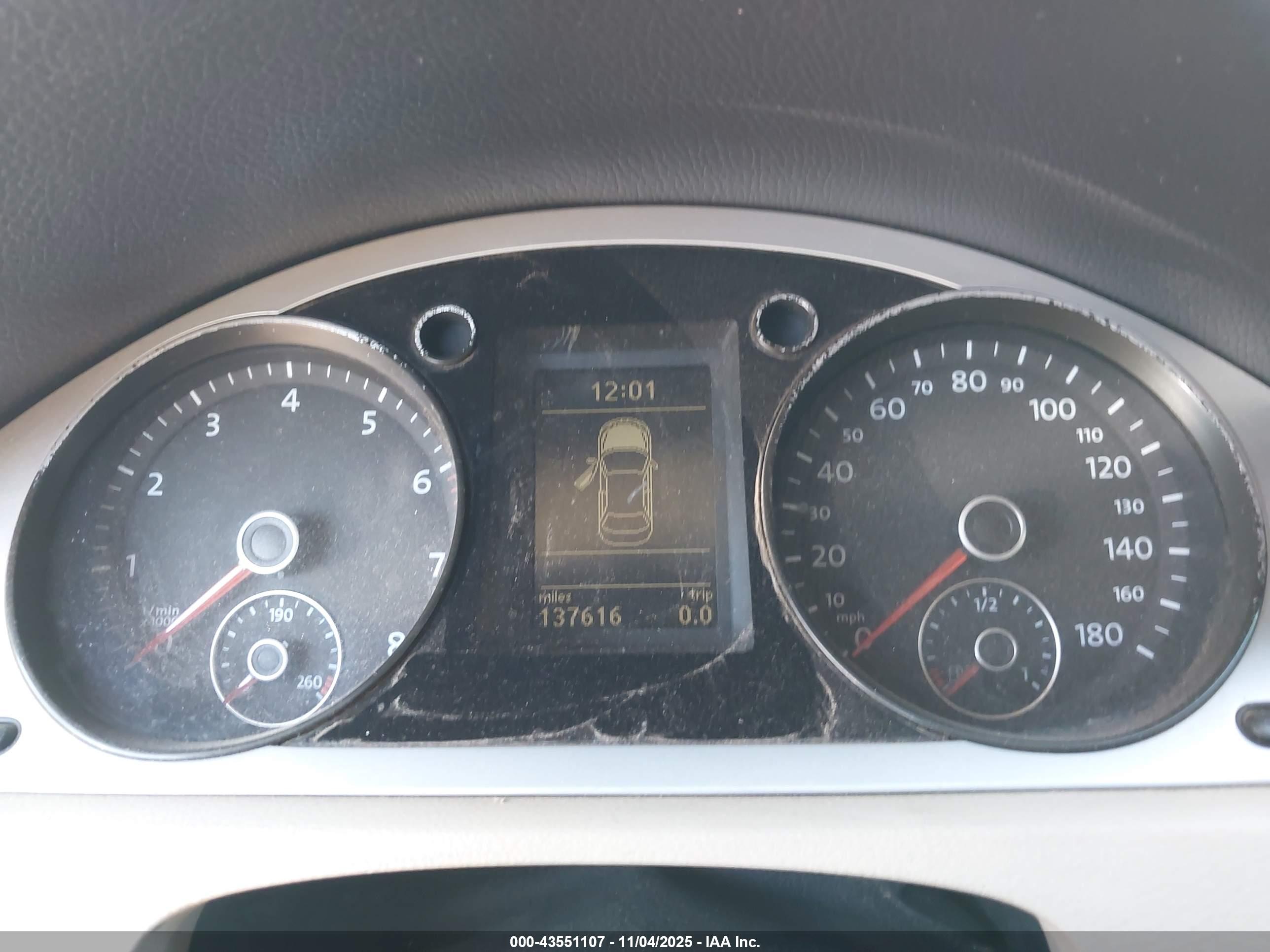 VOLKSWAGEN CC image 7