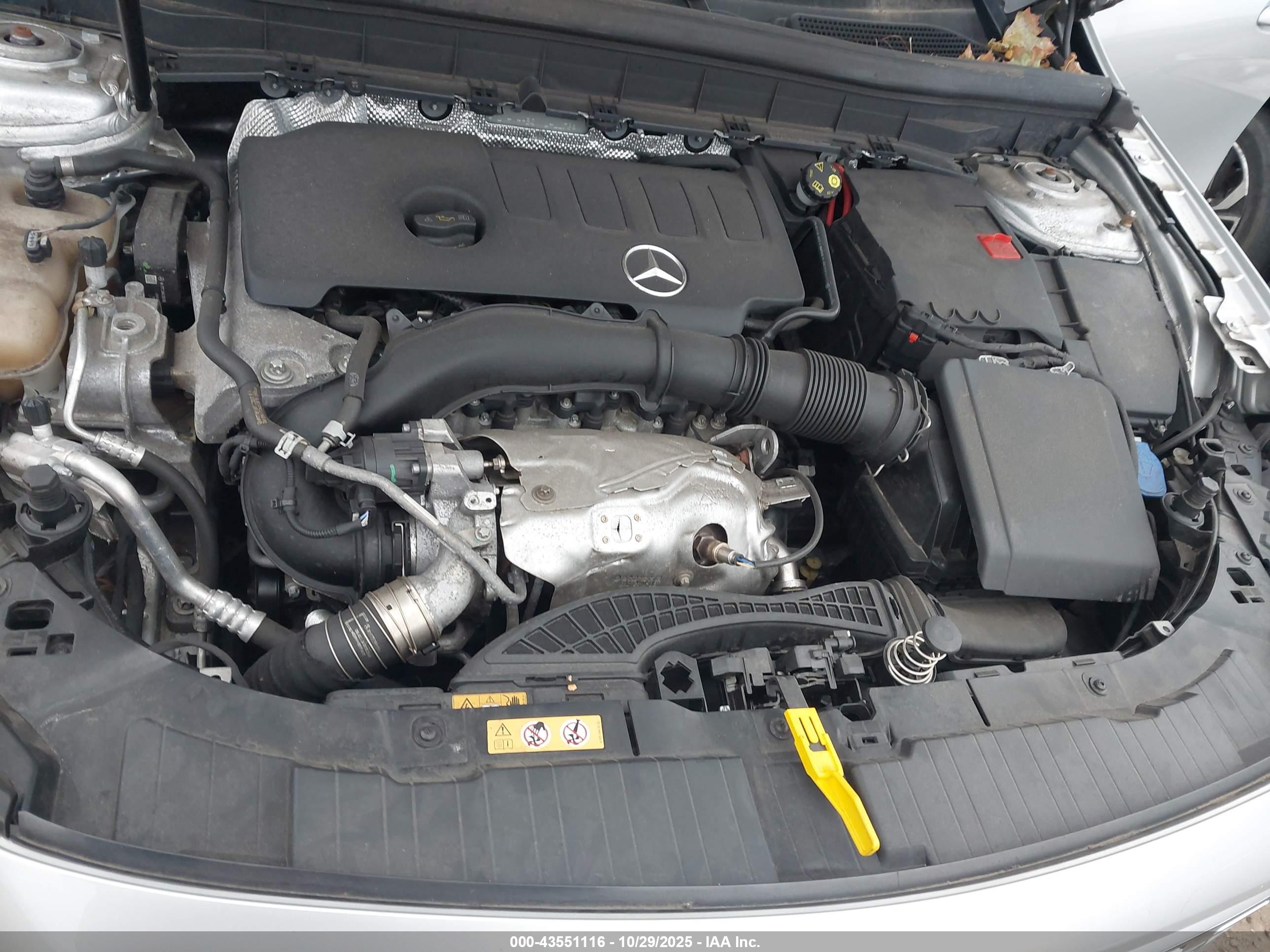 MERCEDES-BENZ GLB image 10