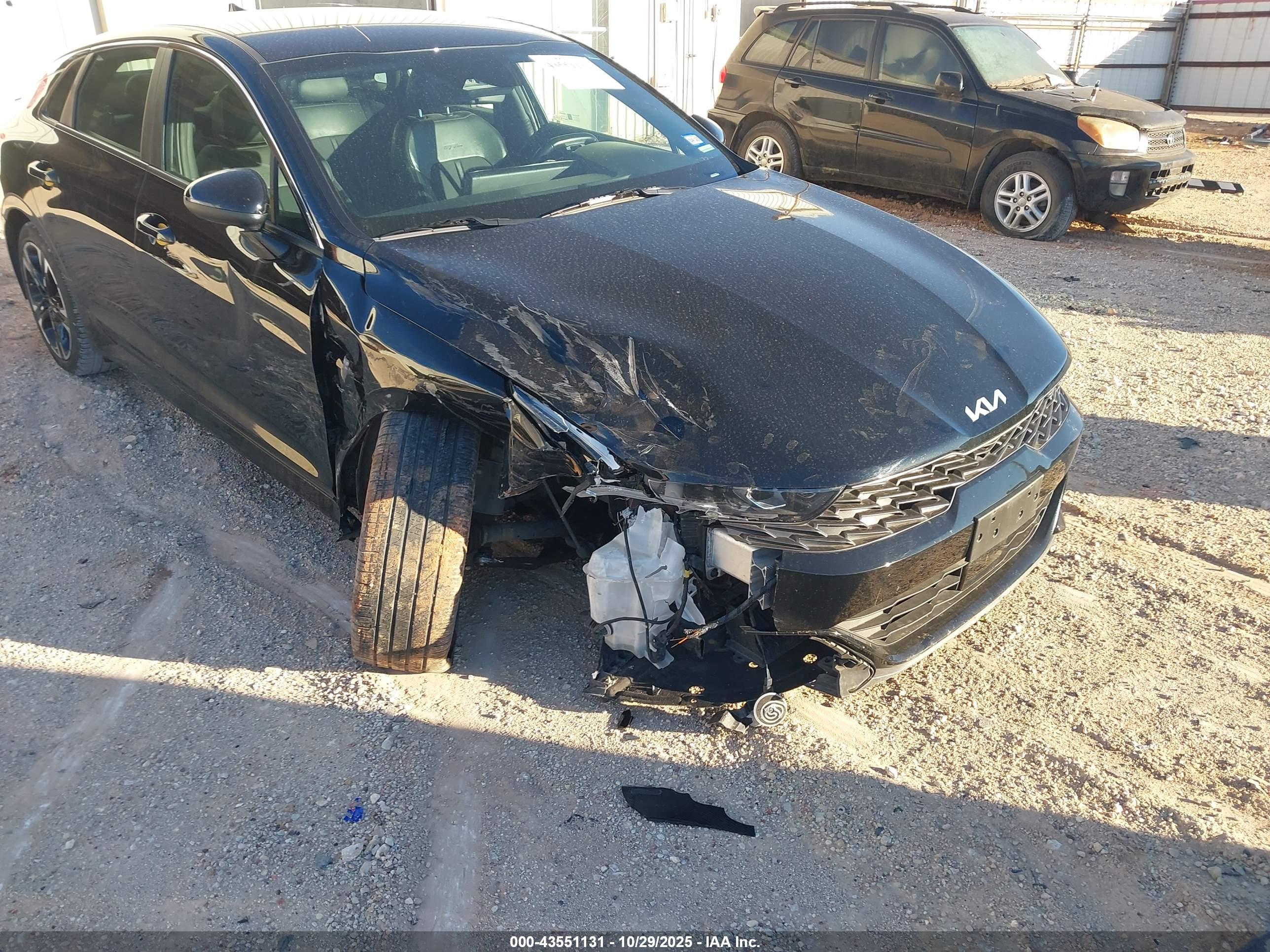 KIA K5 image 6