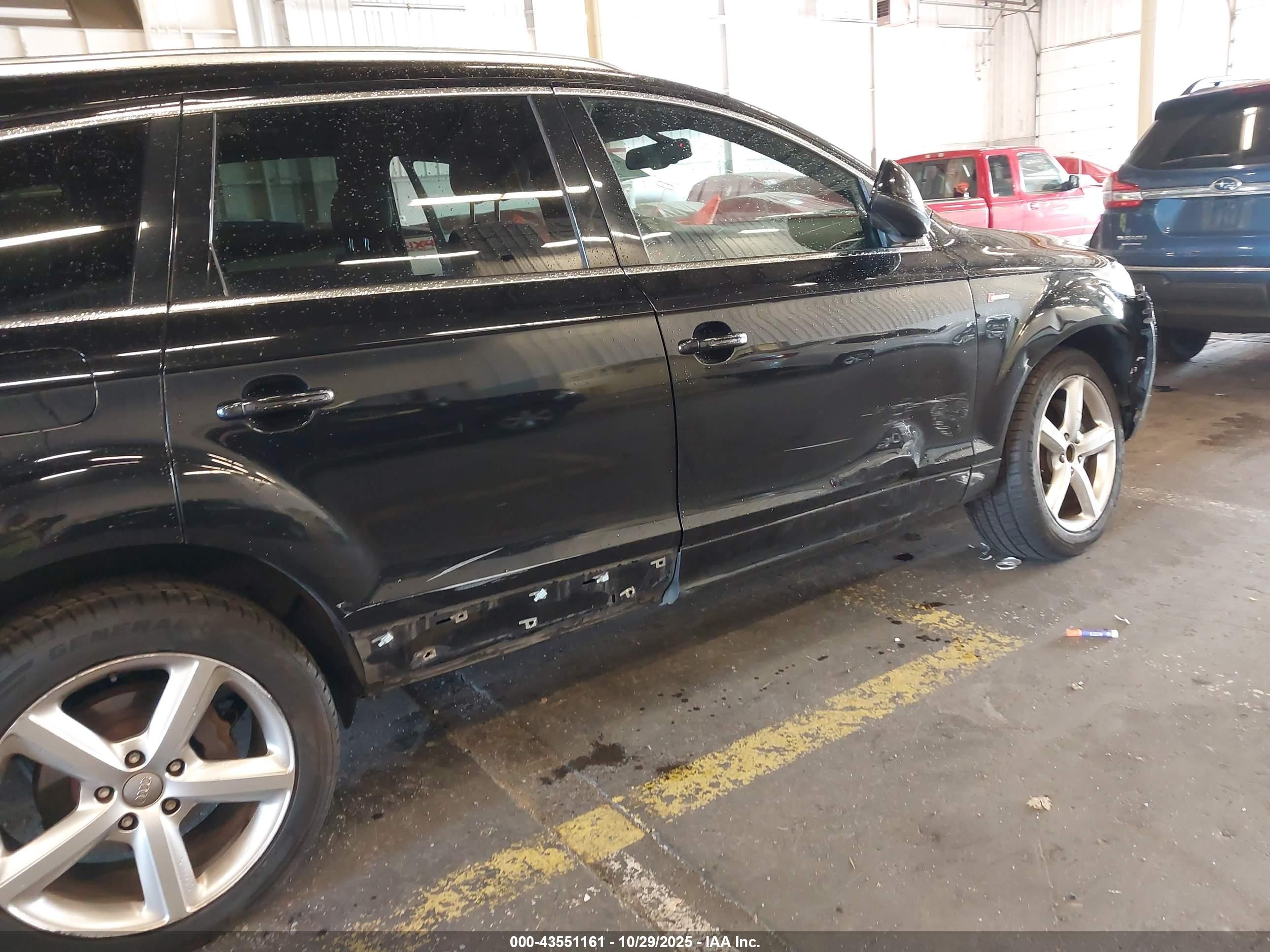 AUDI Q7 image 6