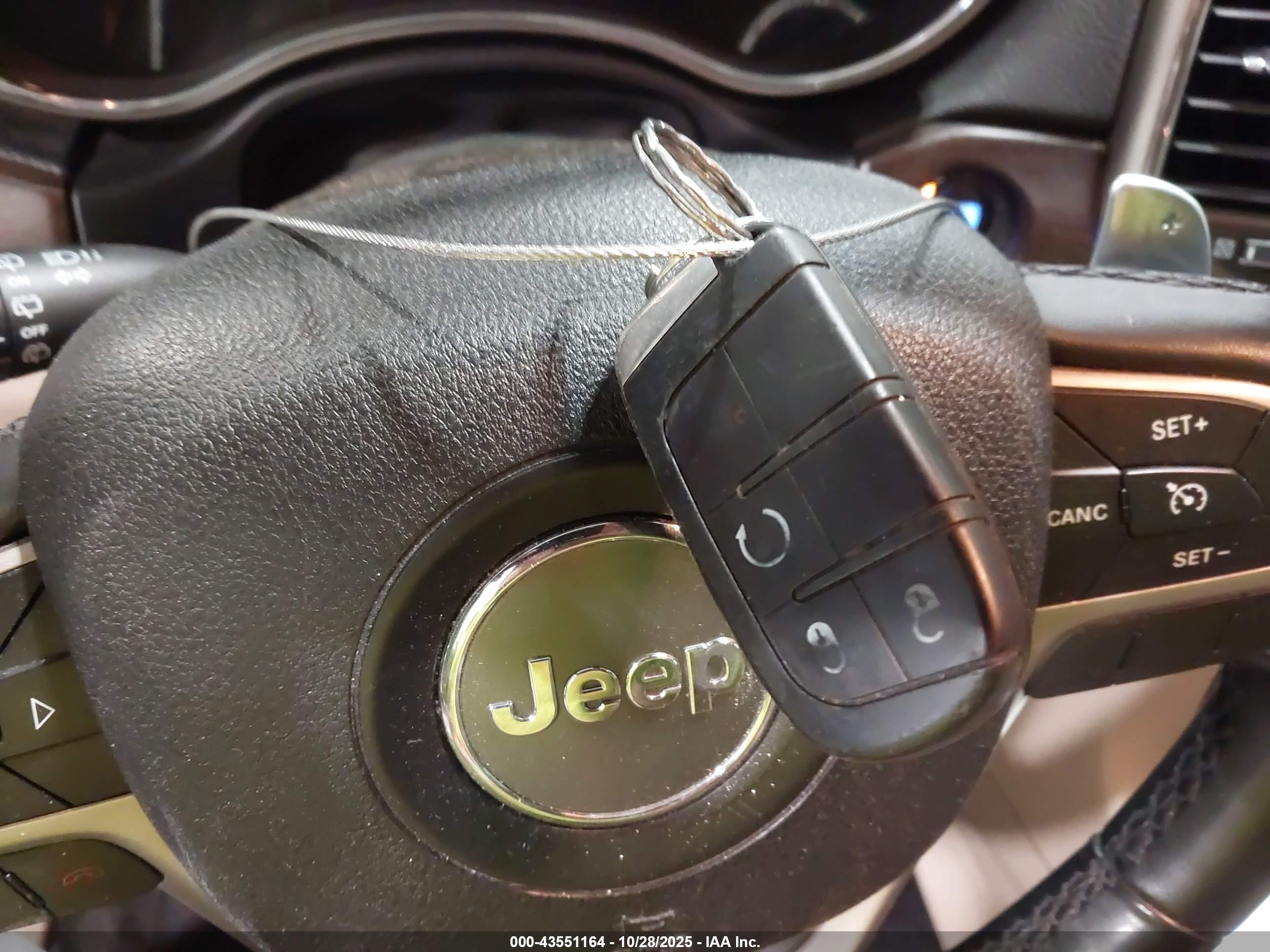 JEEP GRAND image 11