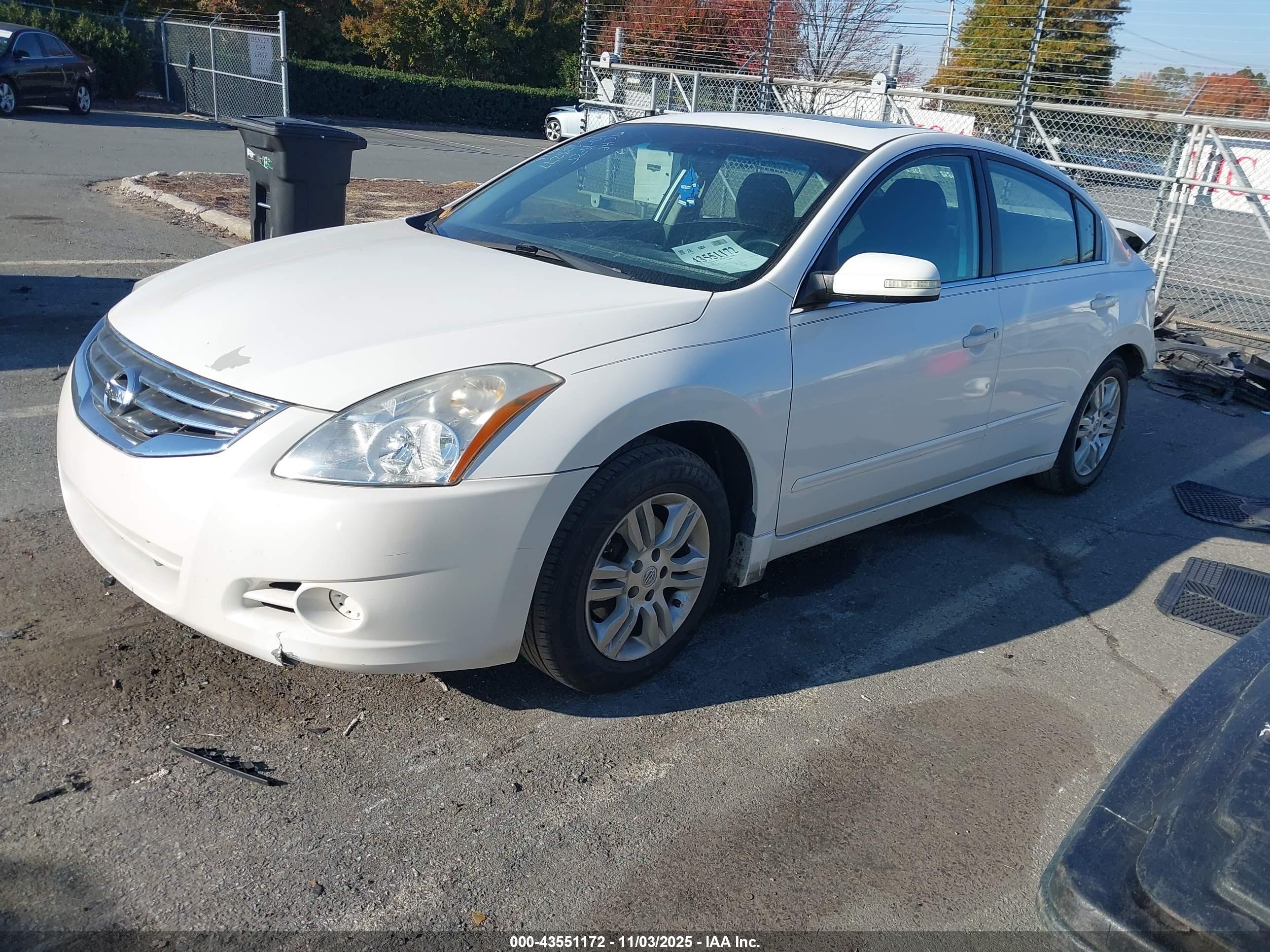 NISSAN ALTIMA image 2
