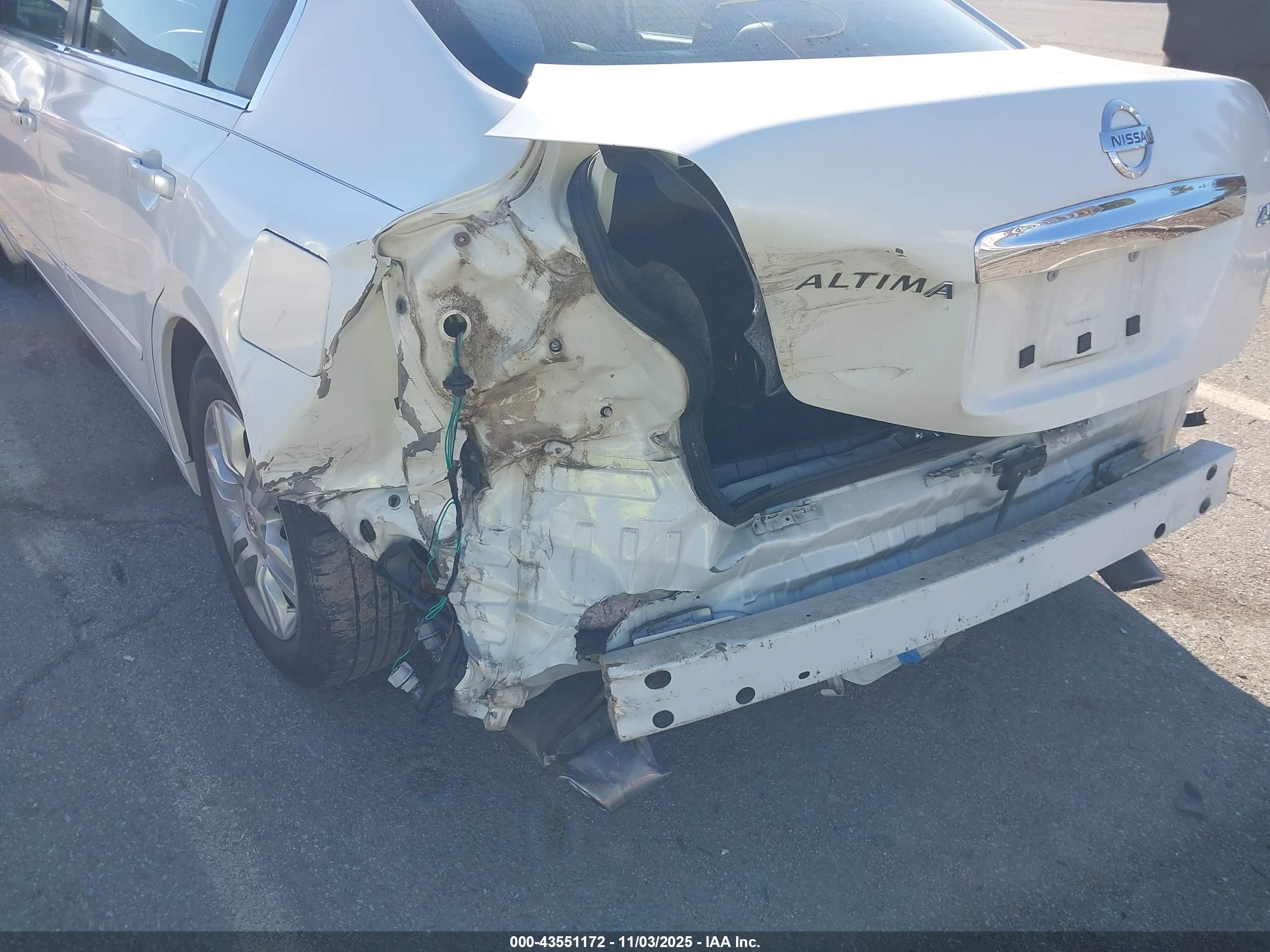 NISSAN ALTIMA image 6