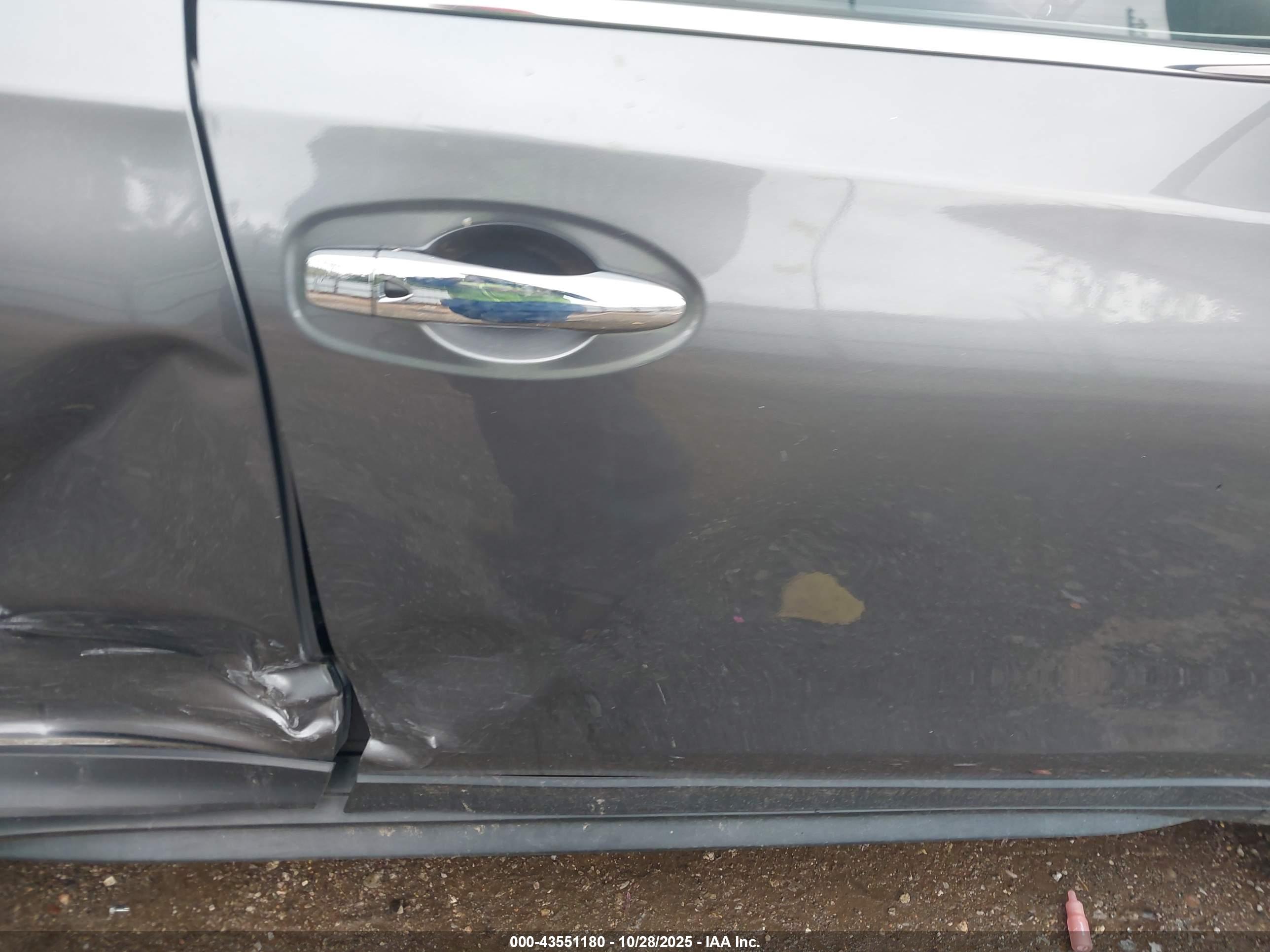 NISSAN ROGUE image 6