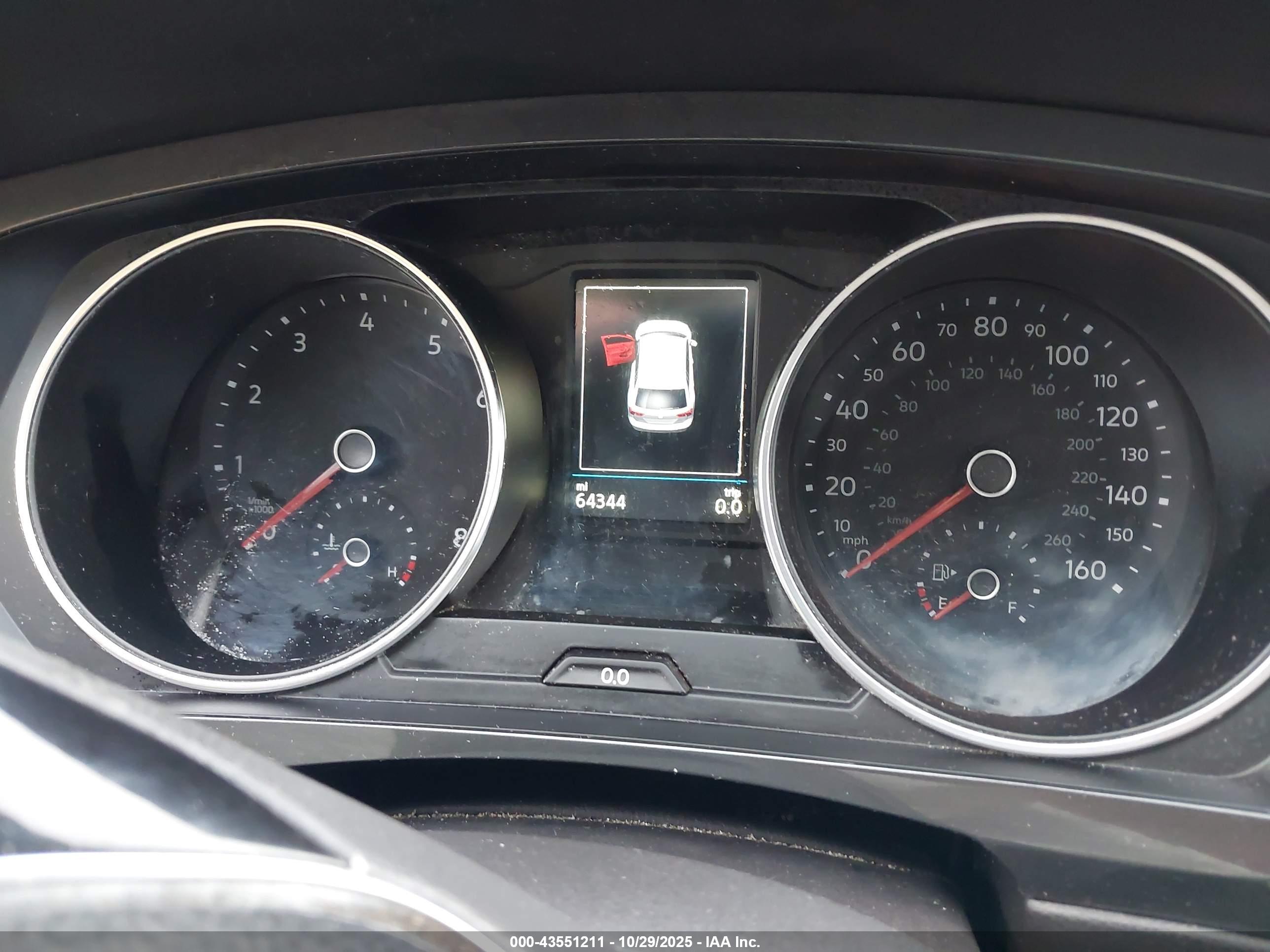 VOLKSWAGEN TIGUAN image 7