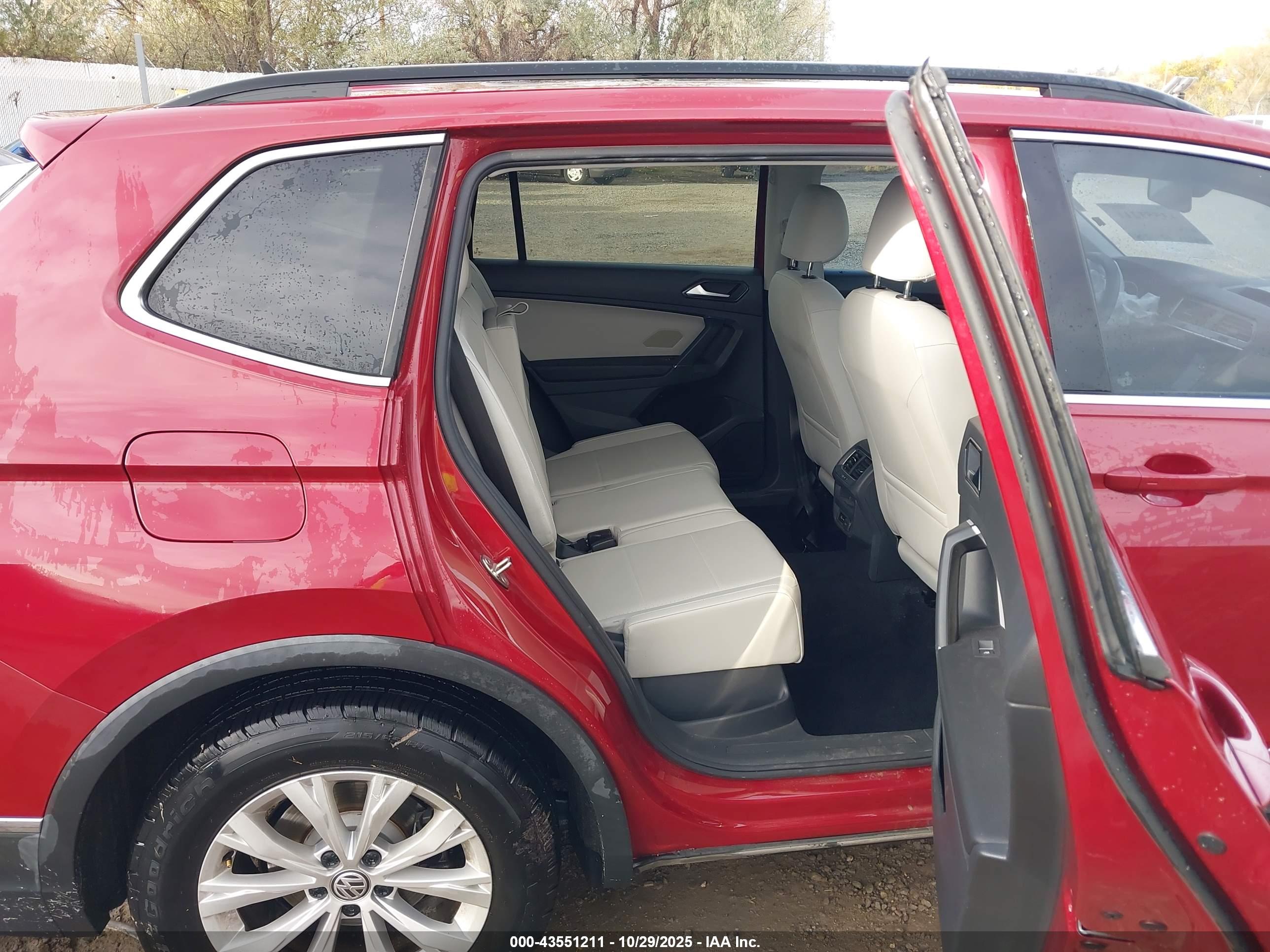 VOLKSWAGEN TIGUAN image 8