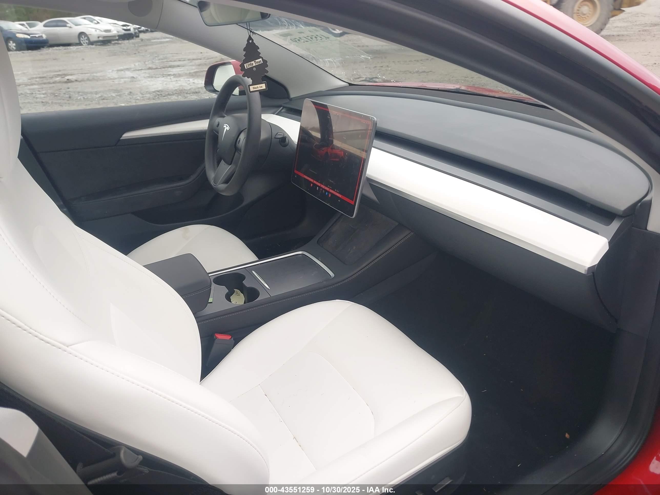 TESLA MODEL image 5