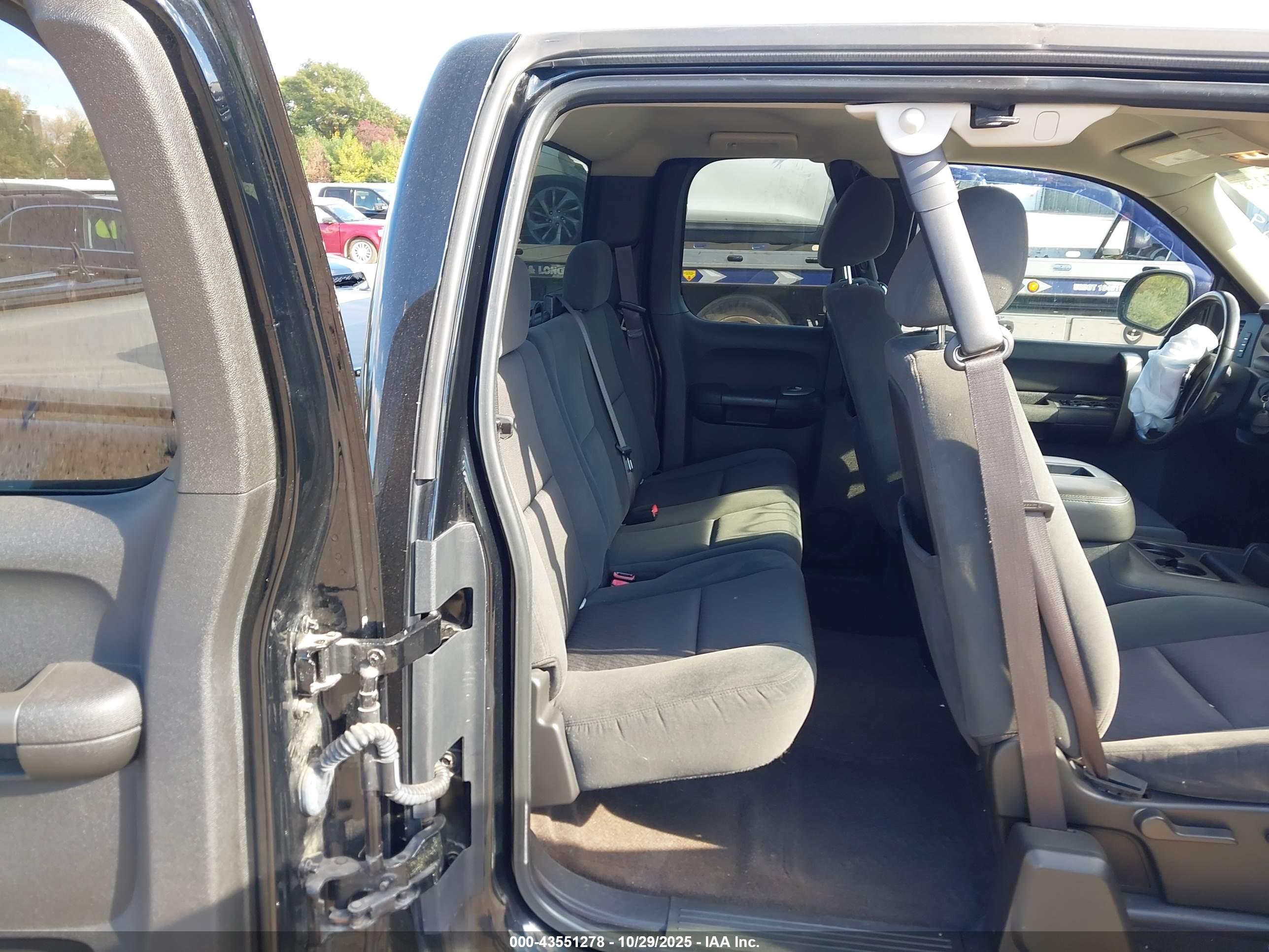 GMC SIERRA image 8