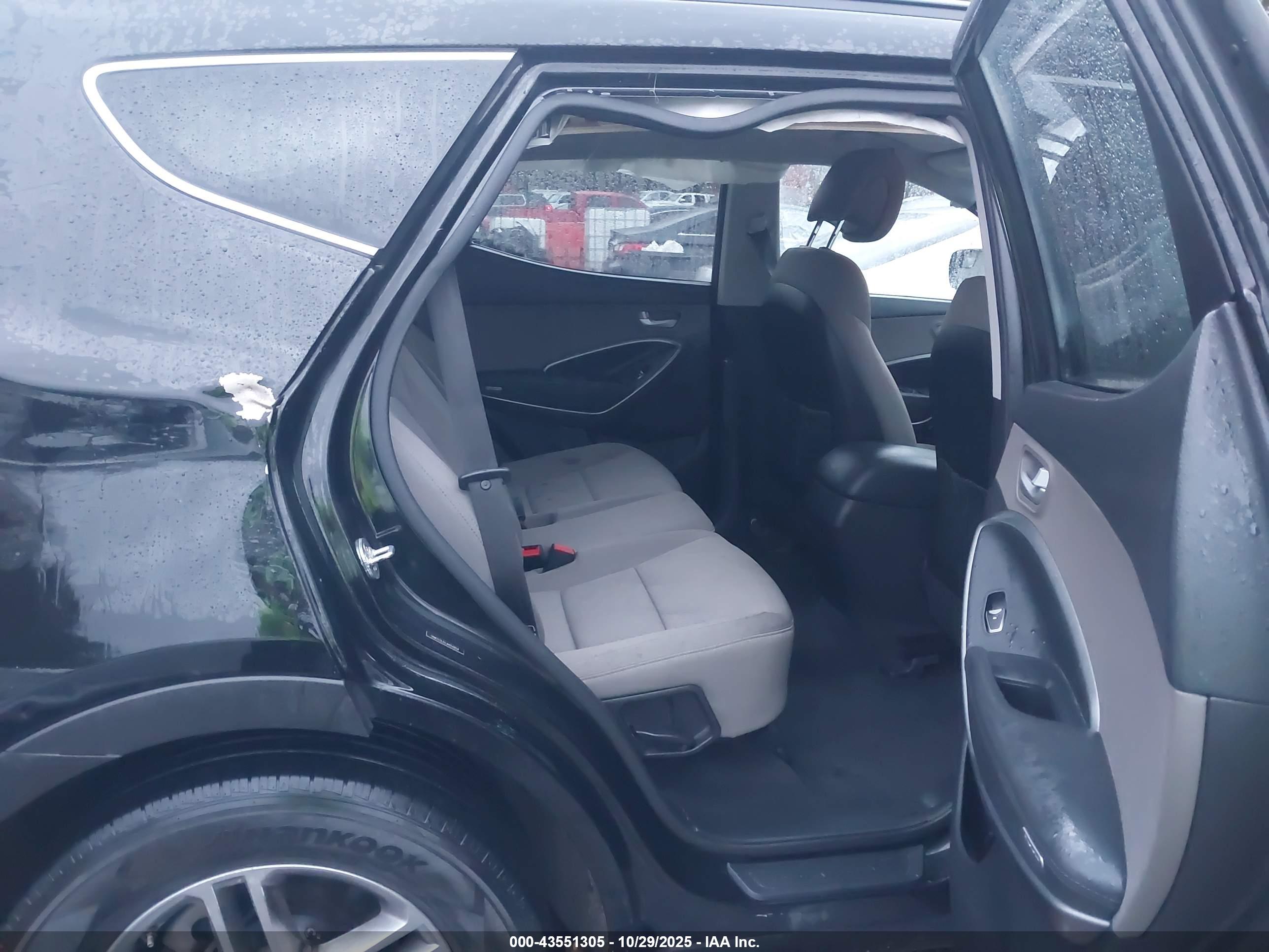 HYUNDAI SANTA image 8