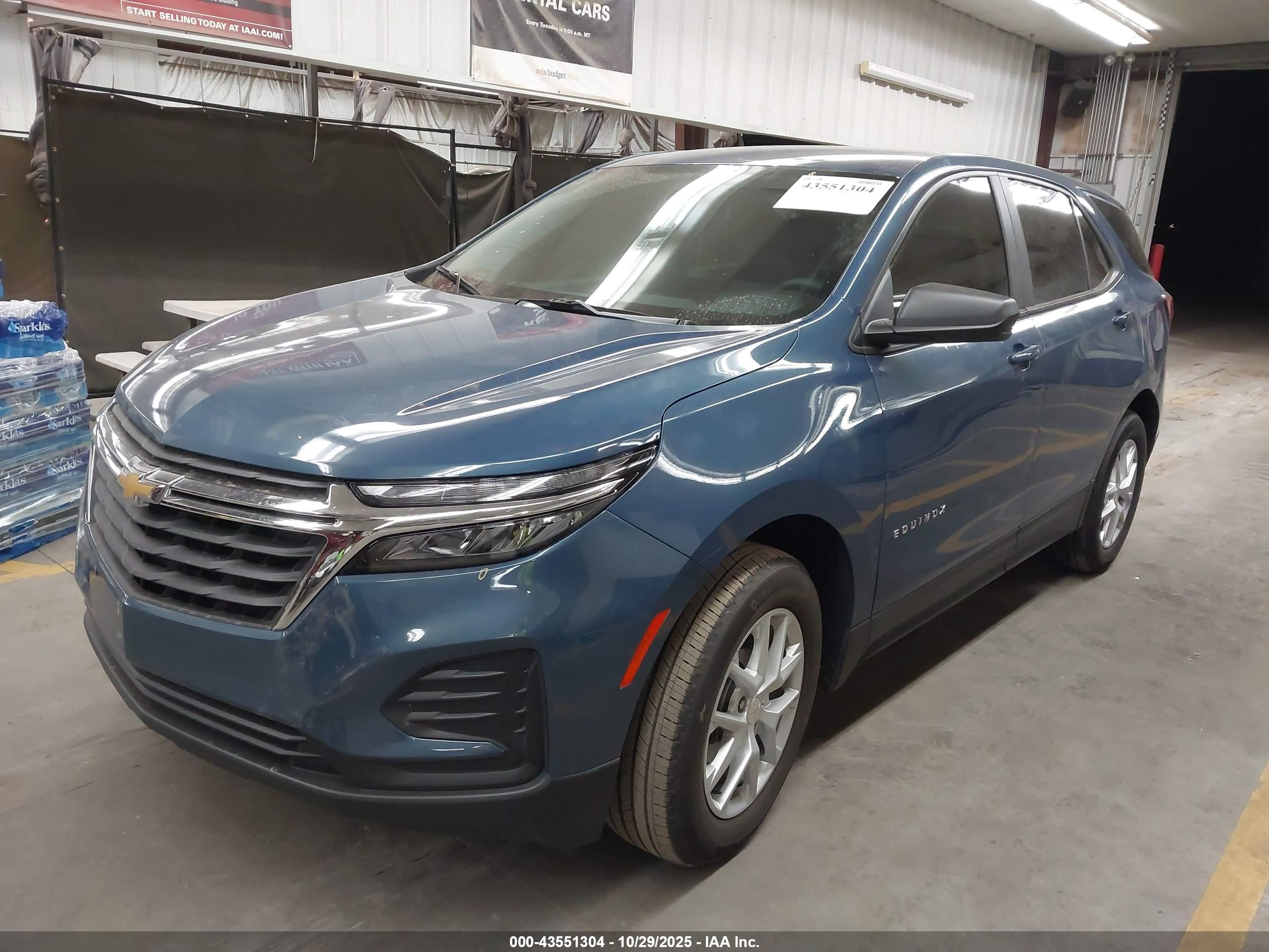 CHEVROLET EQUINOX image 2