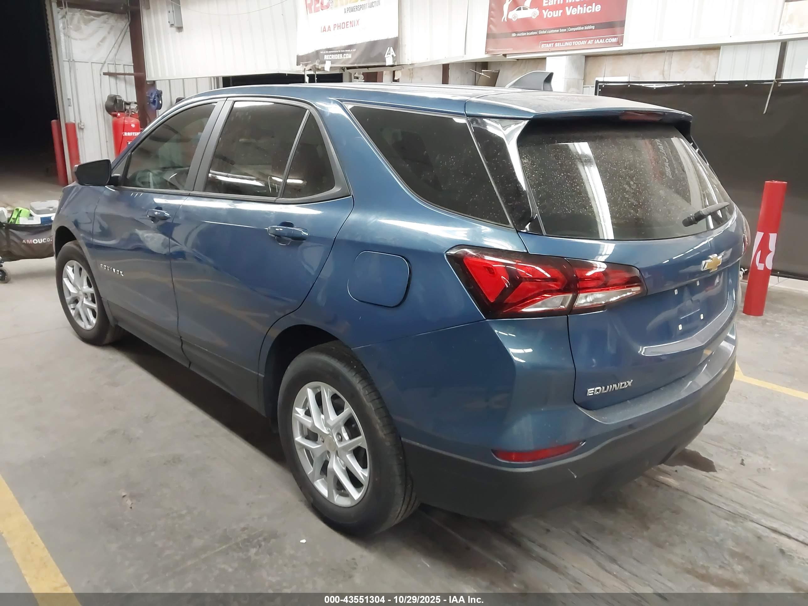 CHEVROLET EQUINOX image 3