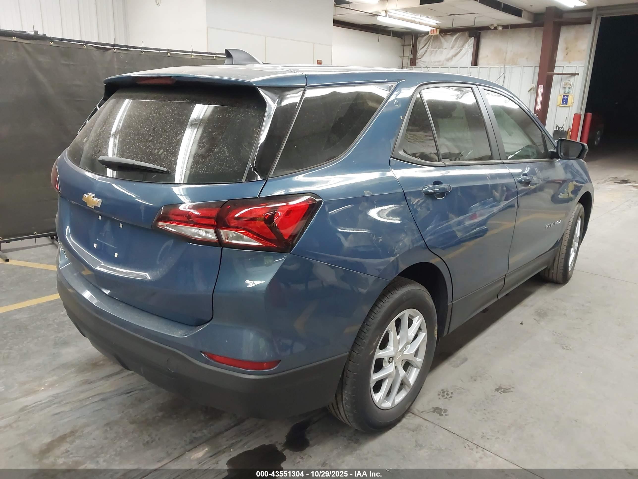 CHEVROLET EQUINOX image 4
