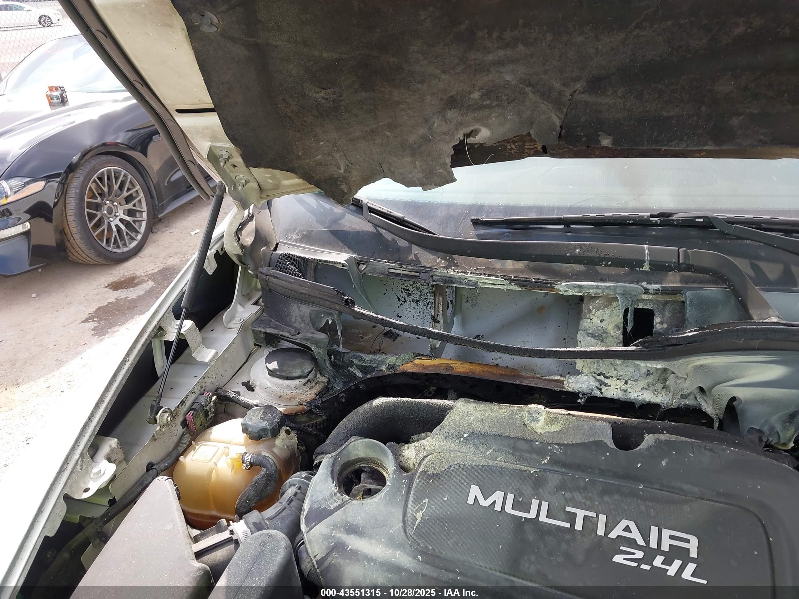 JEEP CHEROKEE image 6
