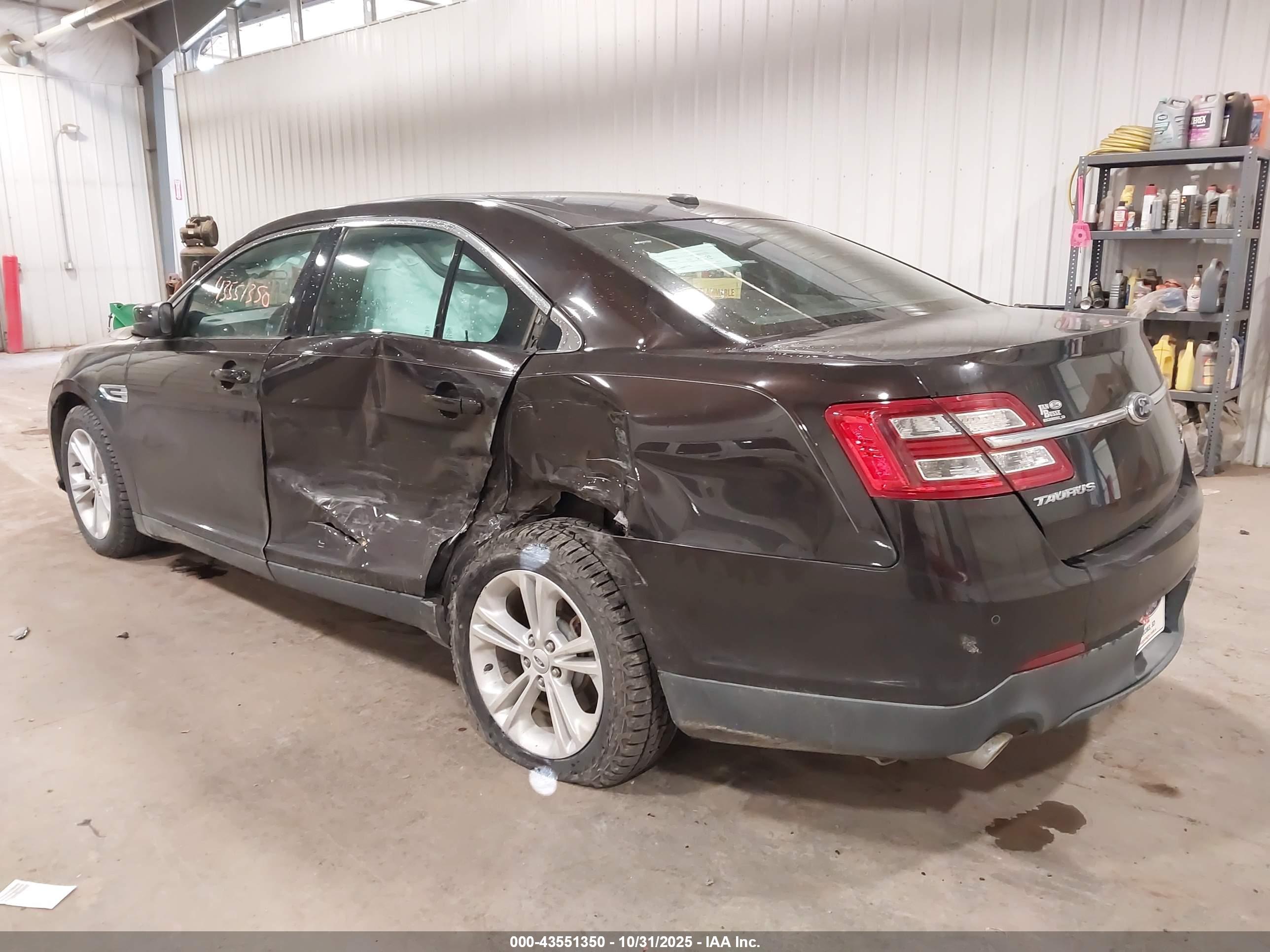 FORD TAURUS image 3