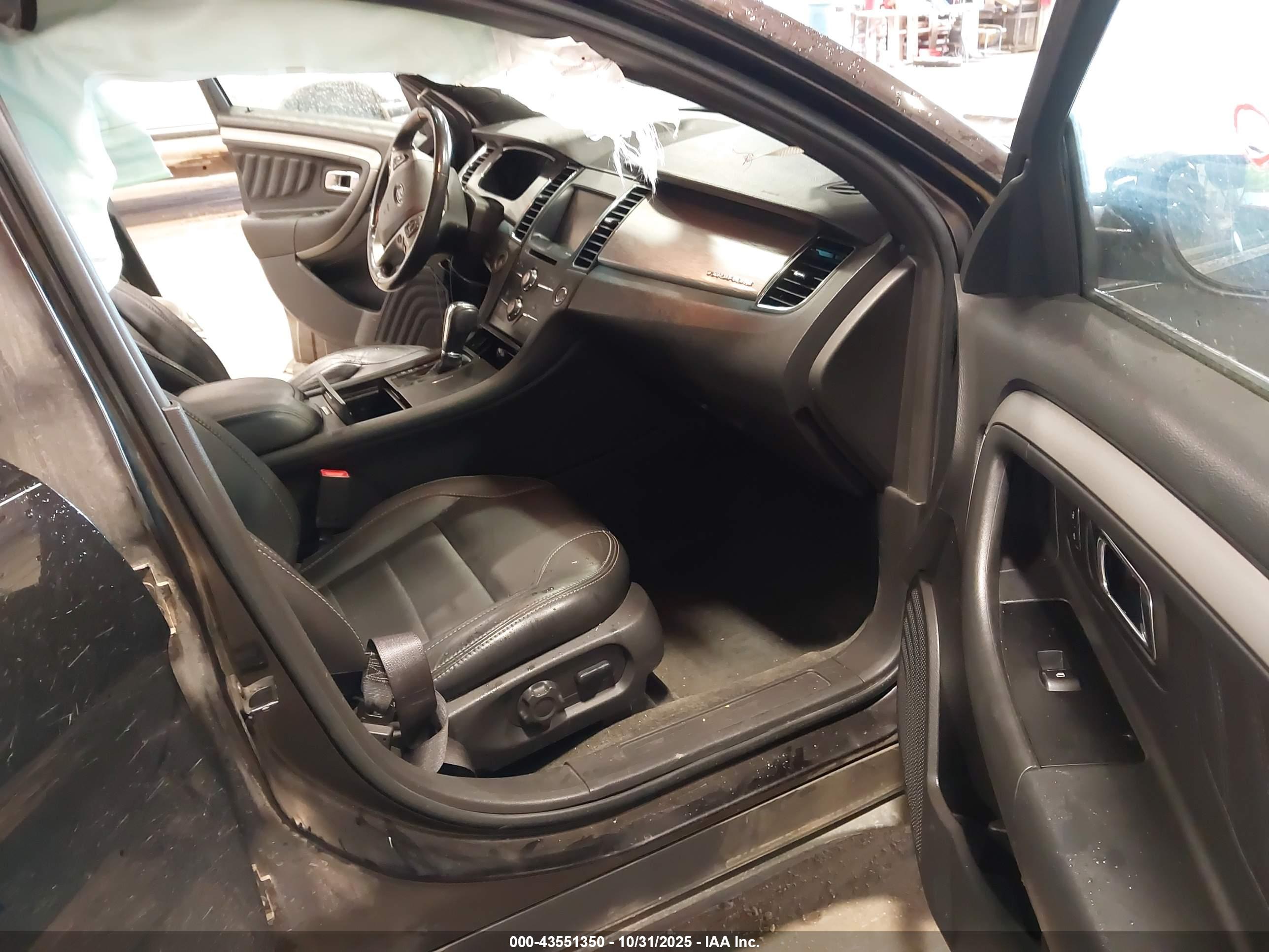 FORD TAURUS image 5