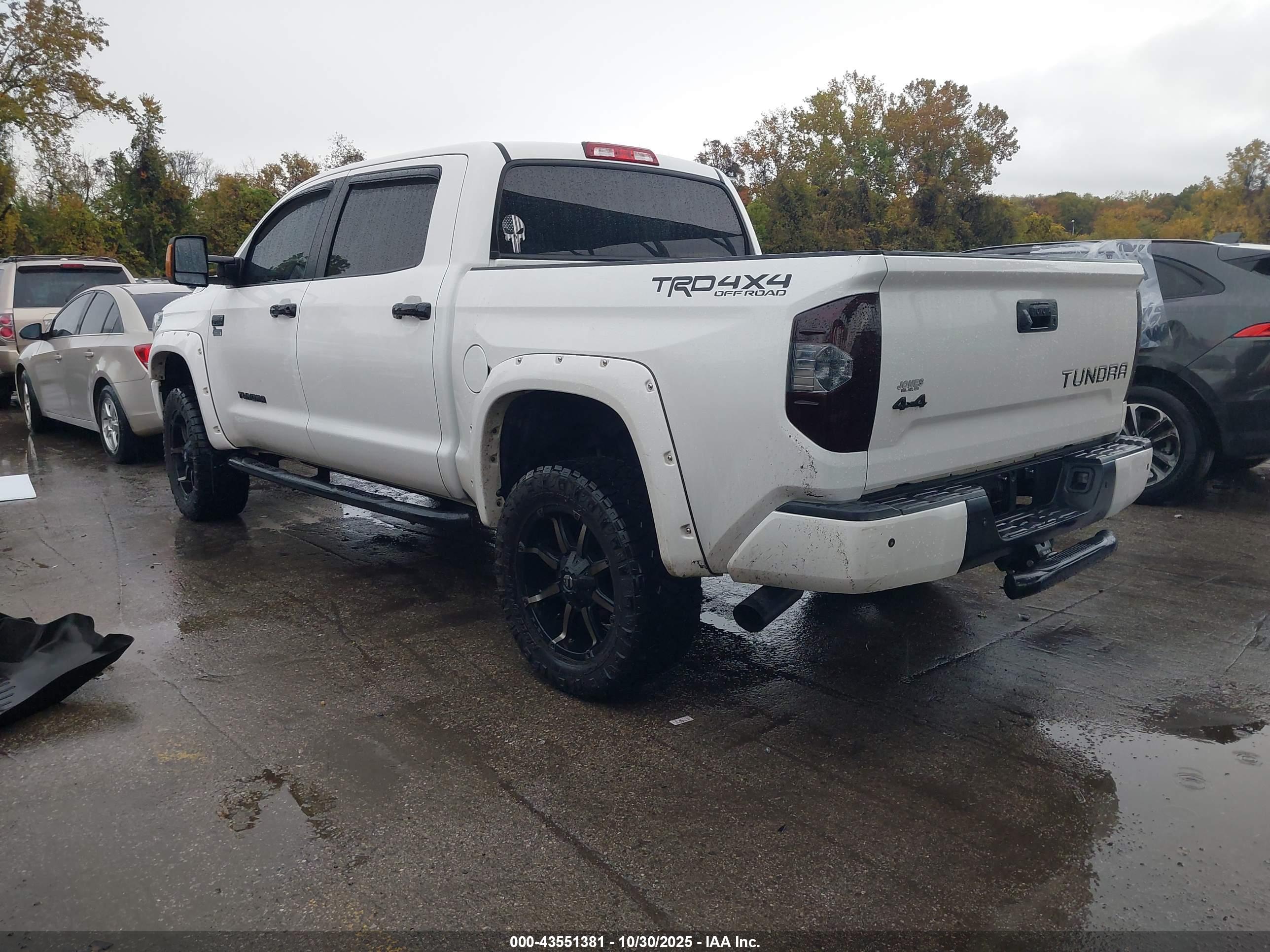 TOYOTA TUNDRA image 3