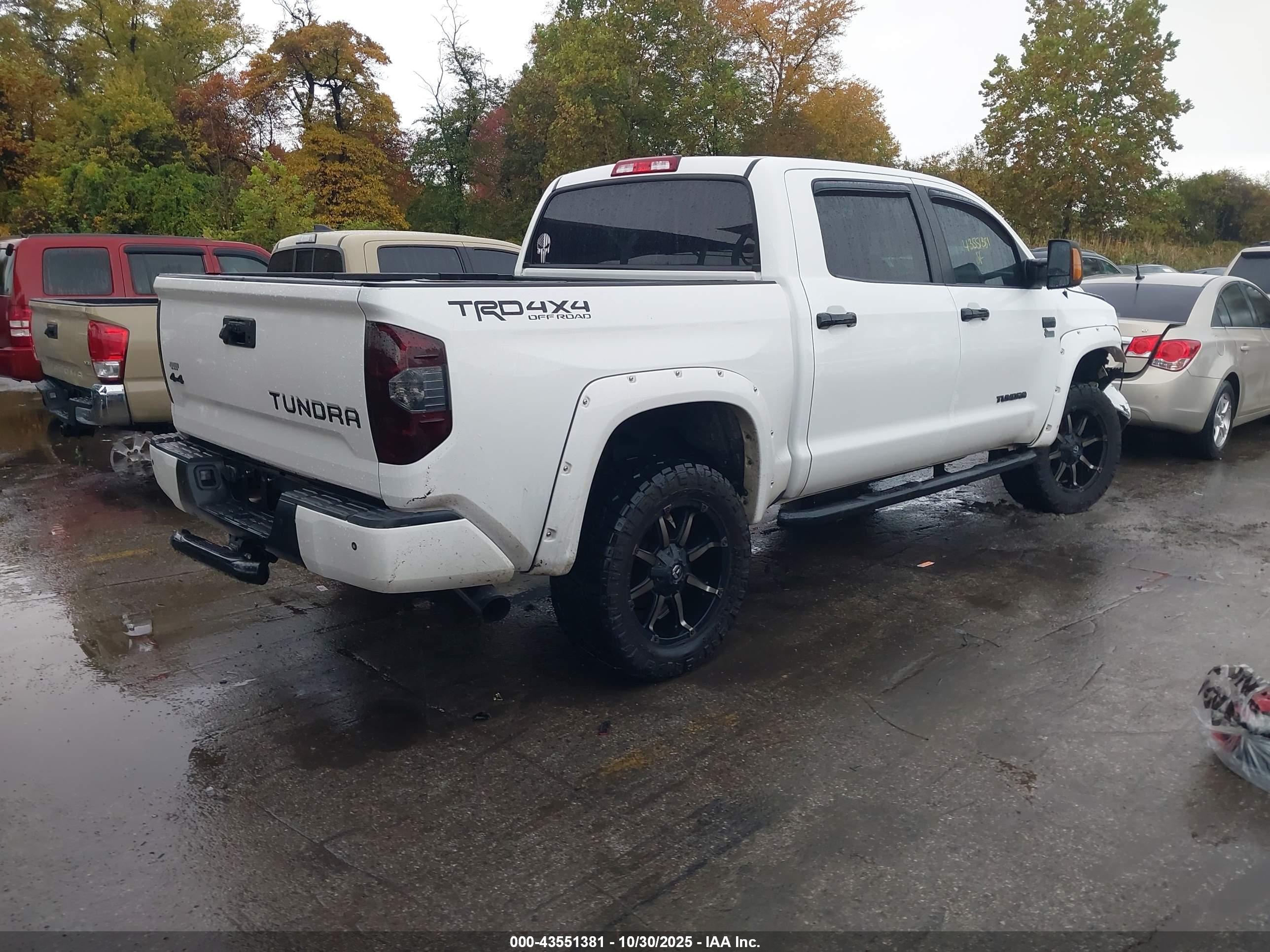 TOYOTA TUNDRA image 4
