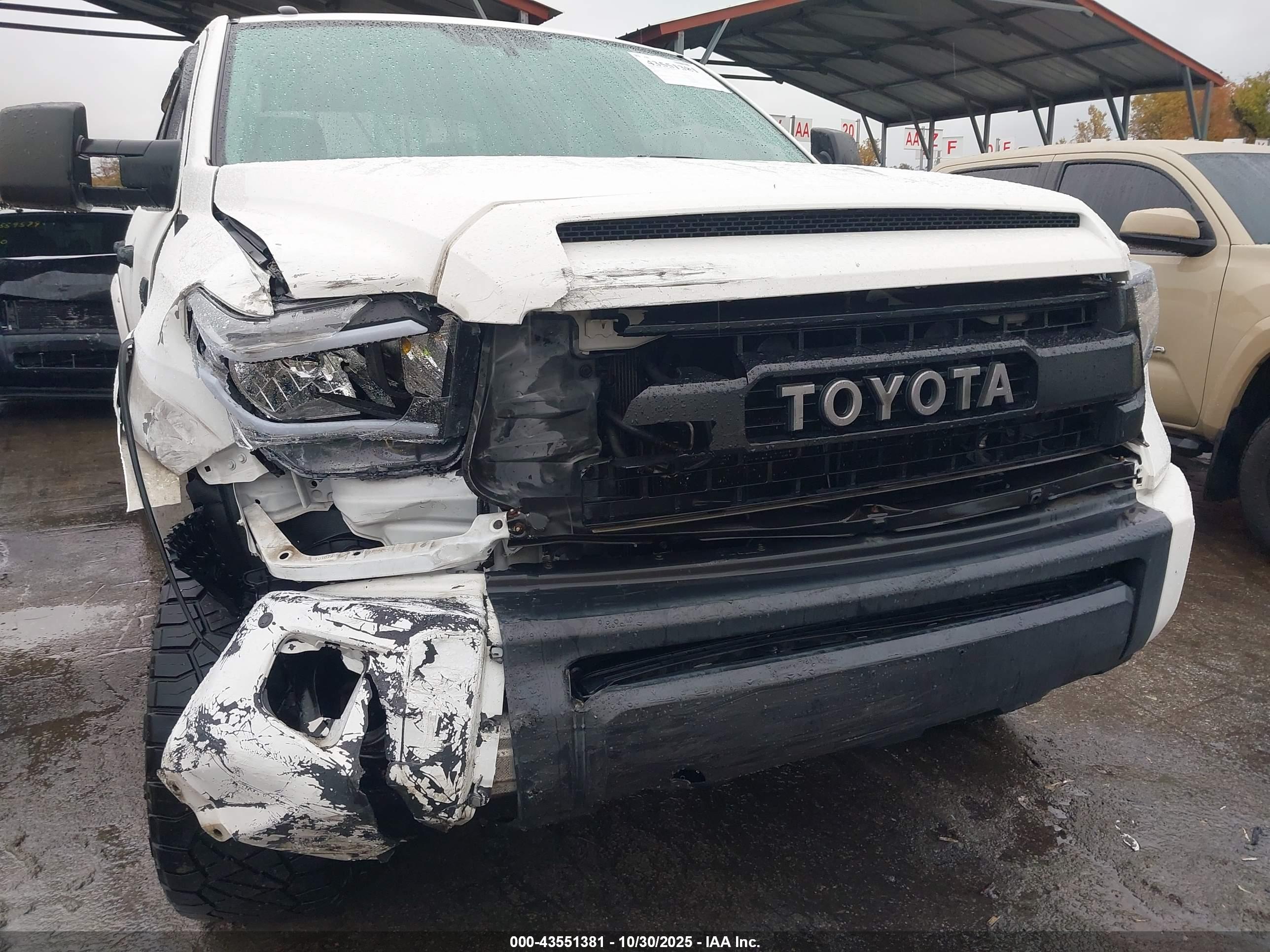 TOYOTA TUNDRA image 6