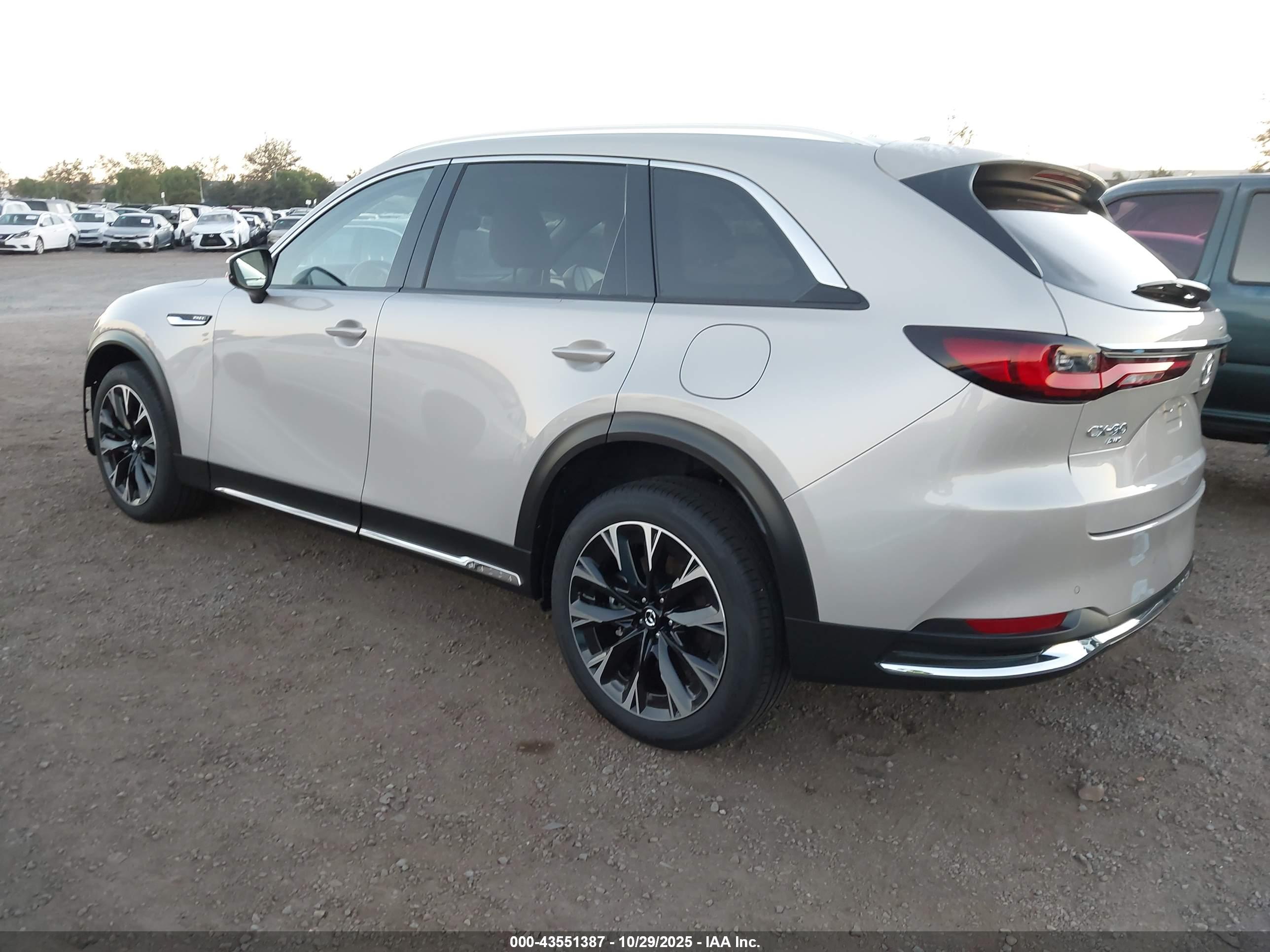 MAZDA CX-90 image 3