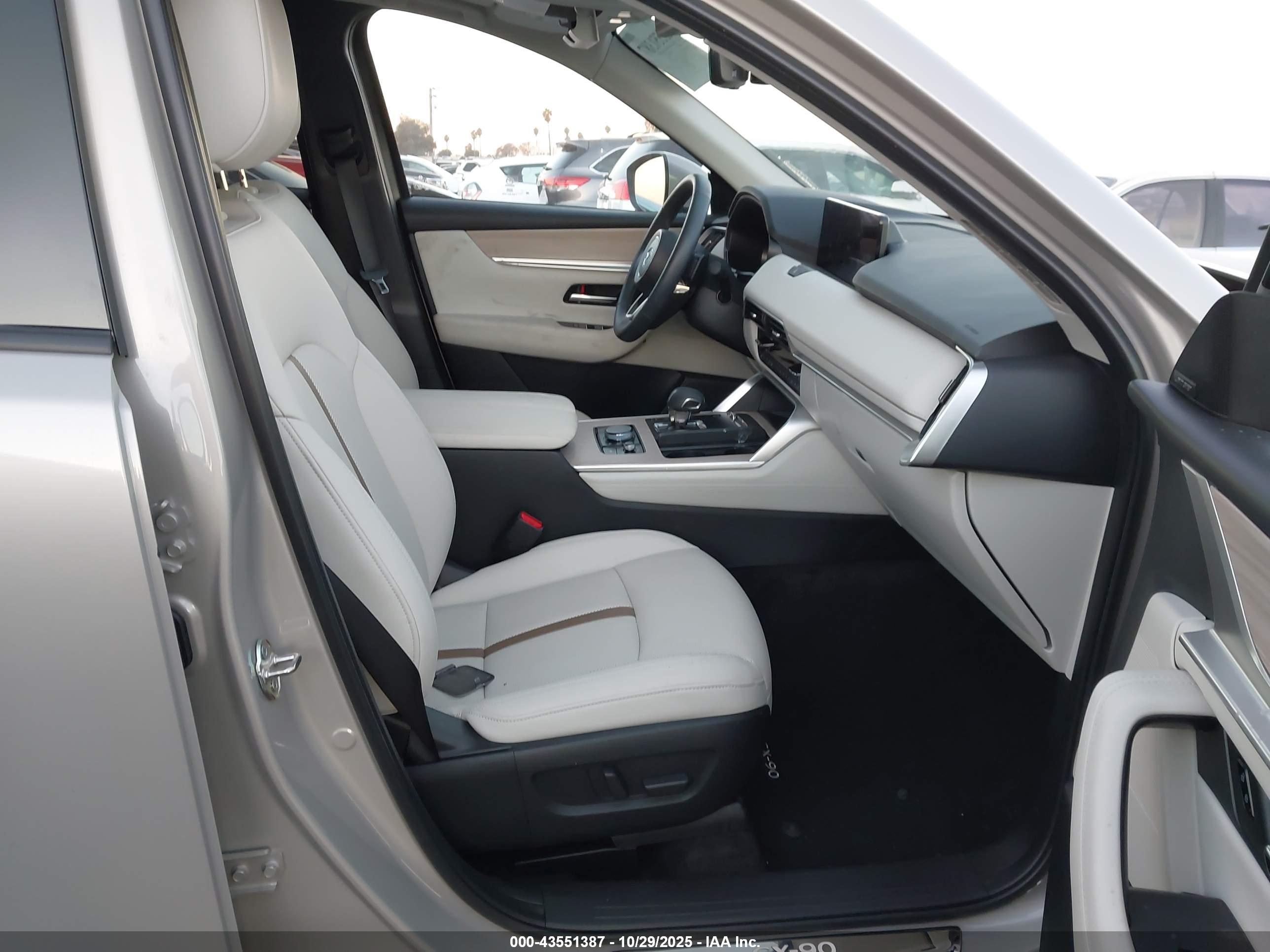 MAZDA CX-90 image 5