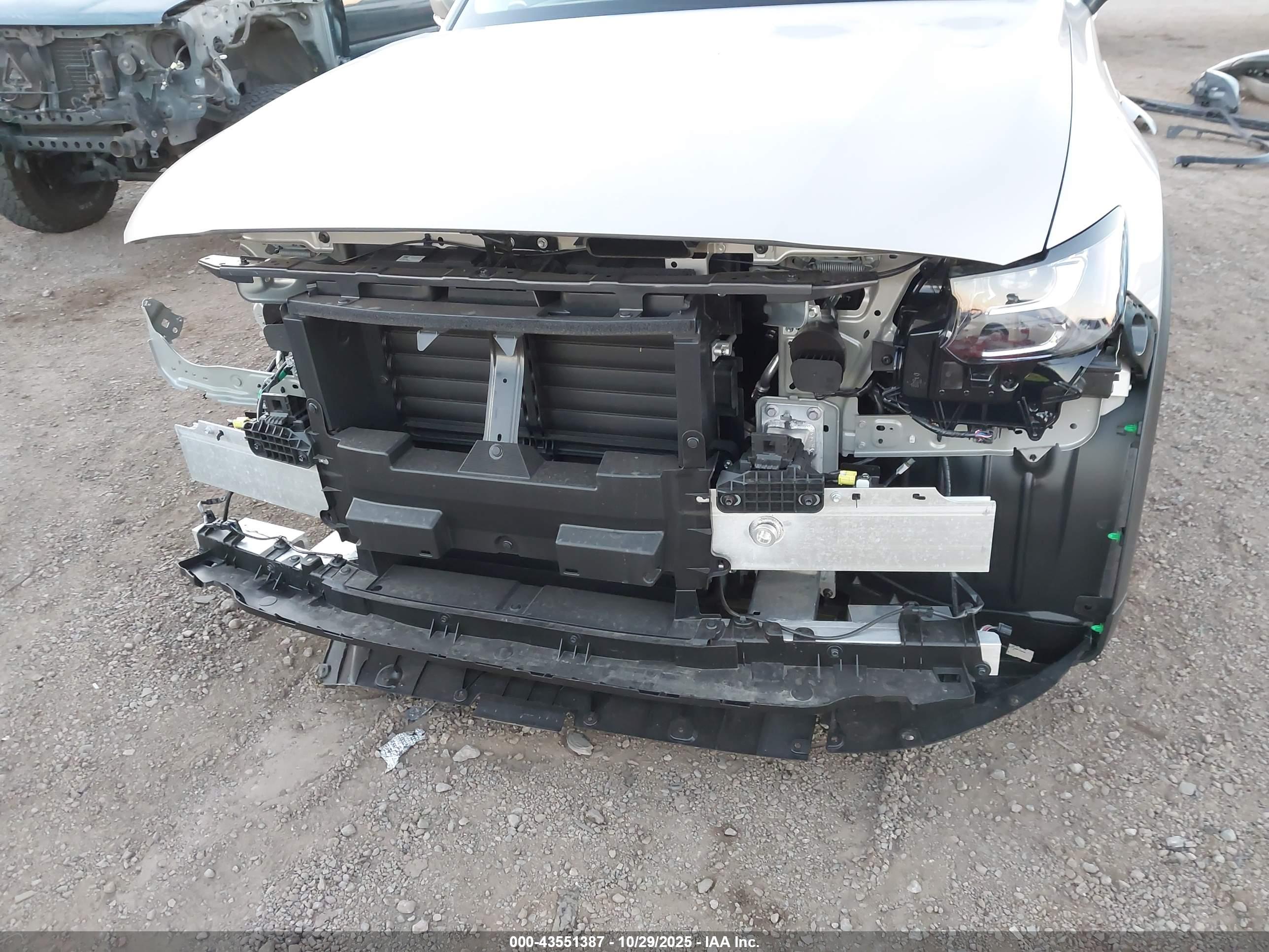 MAZDA CX-90 image 6