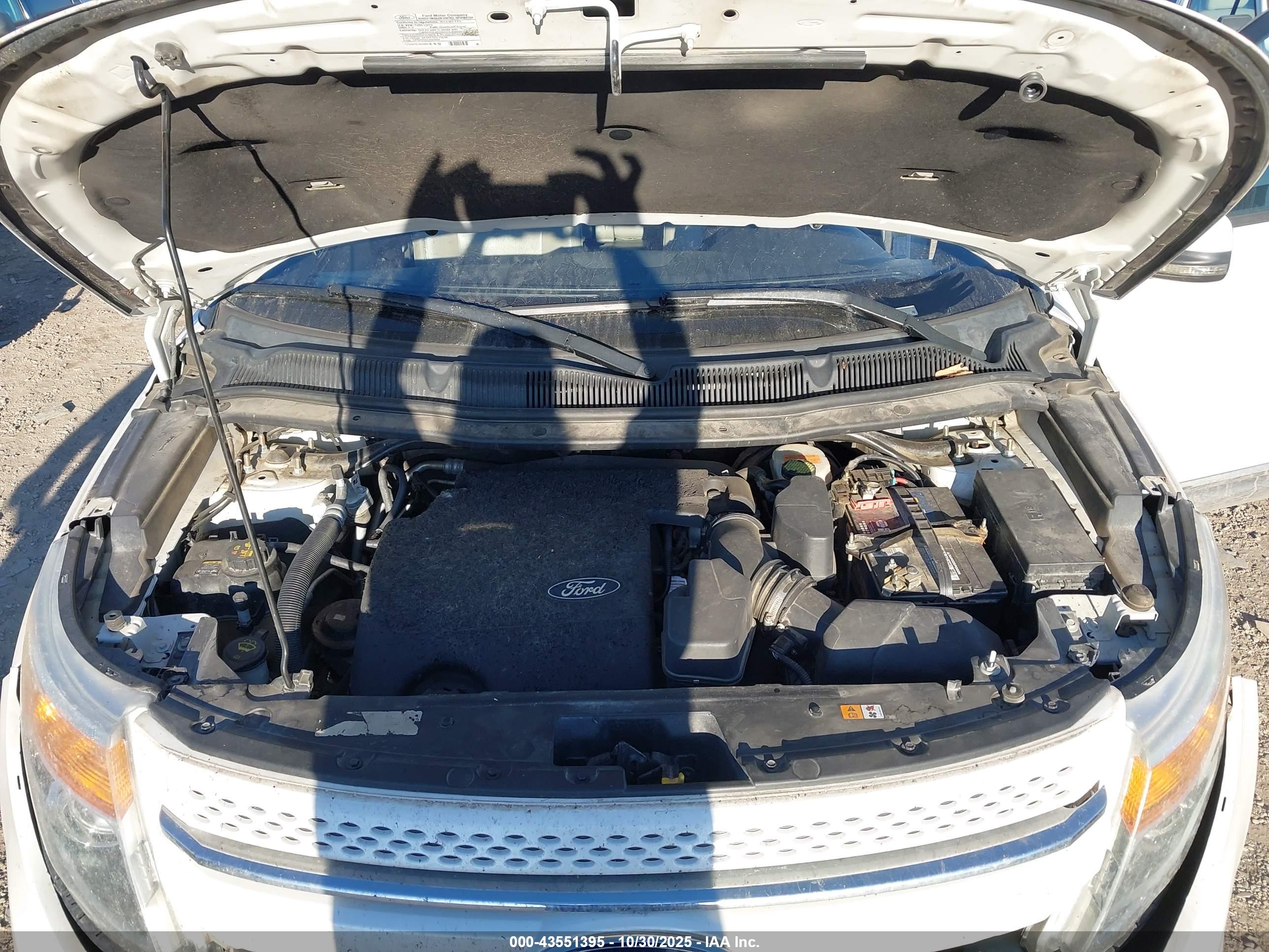 FORD EXPLORER image 10