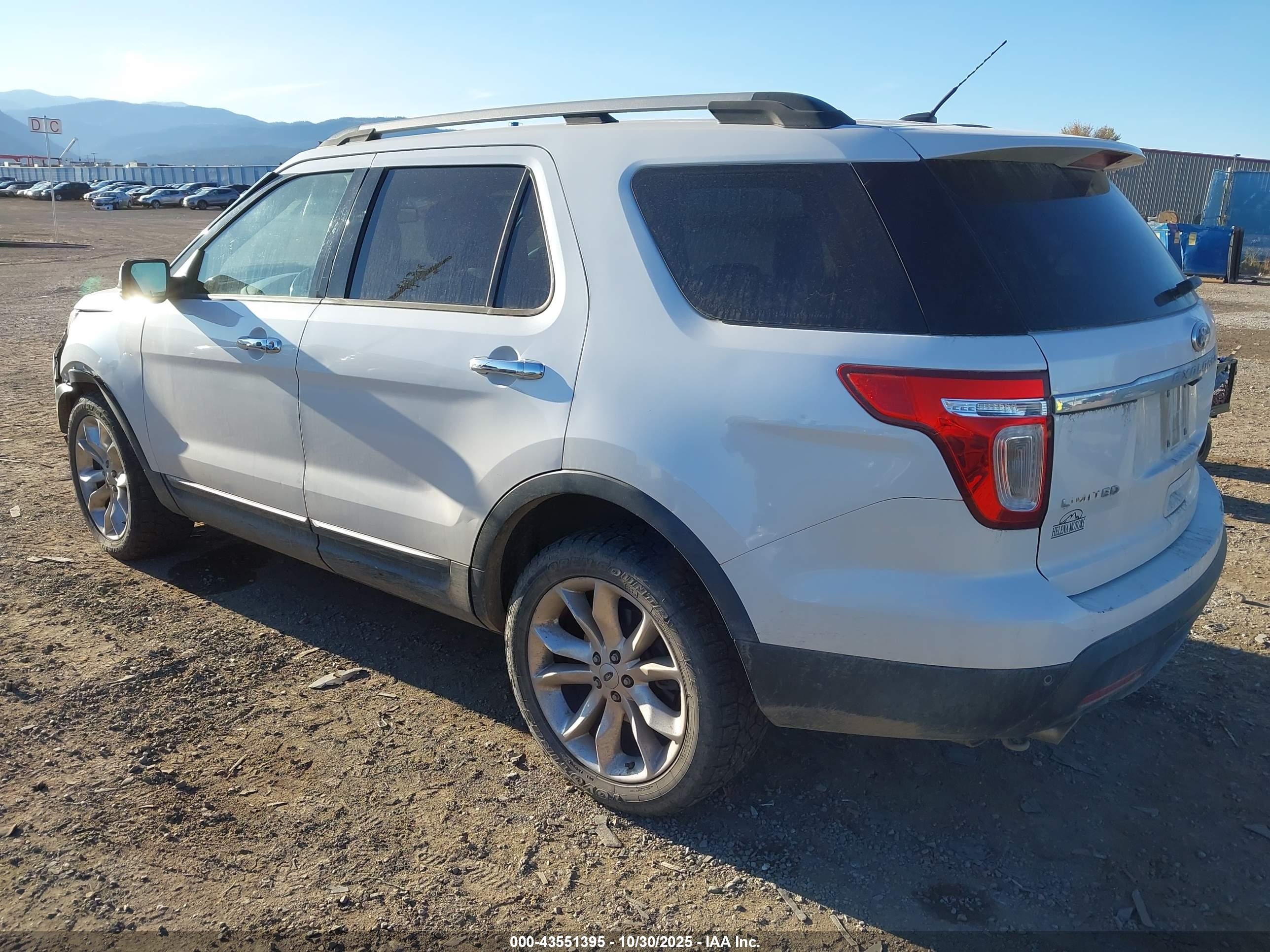 FORD EXPLORER image 3