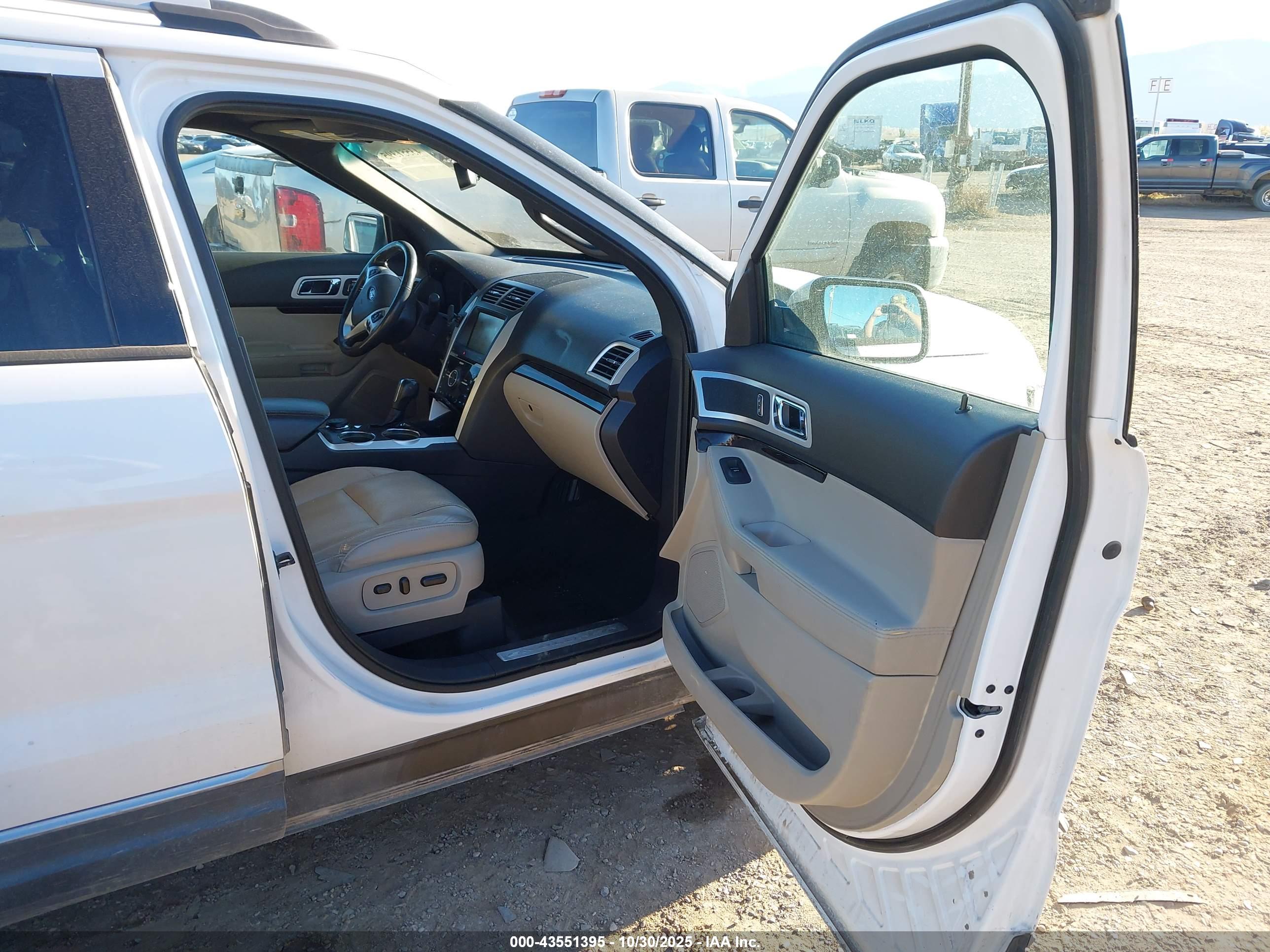 FORD EXPLORER image 5