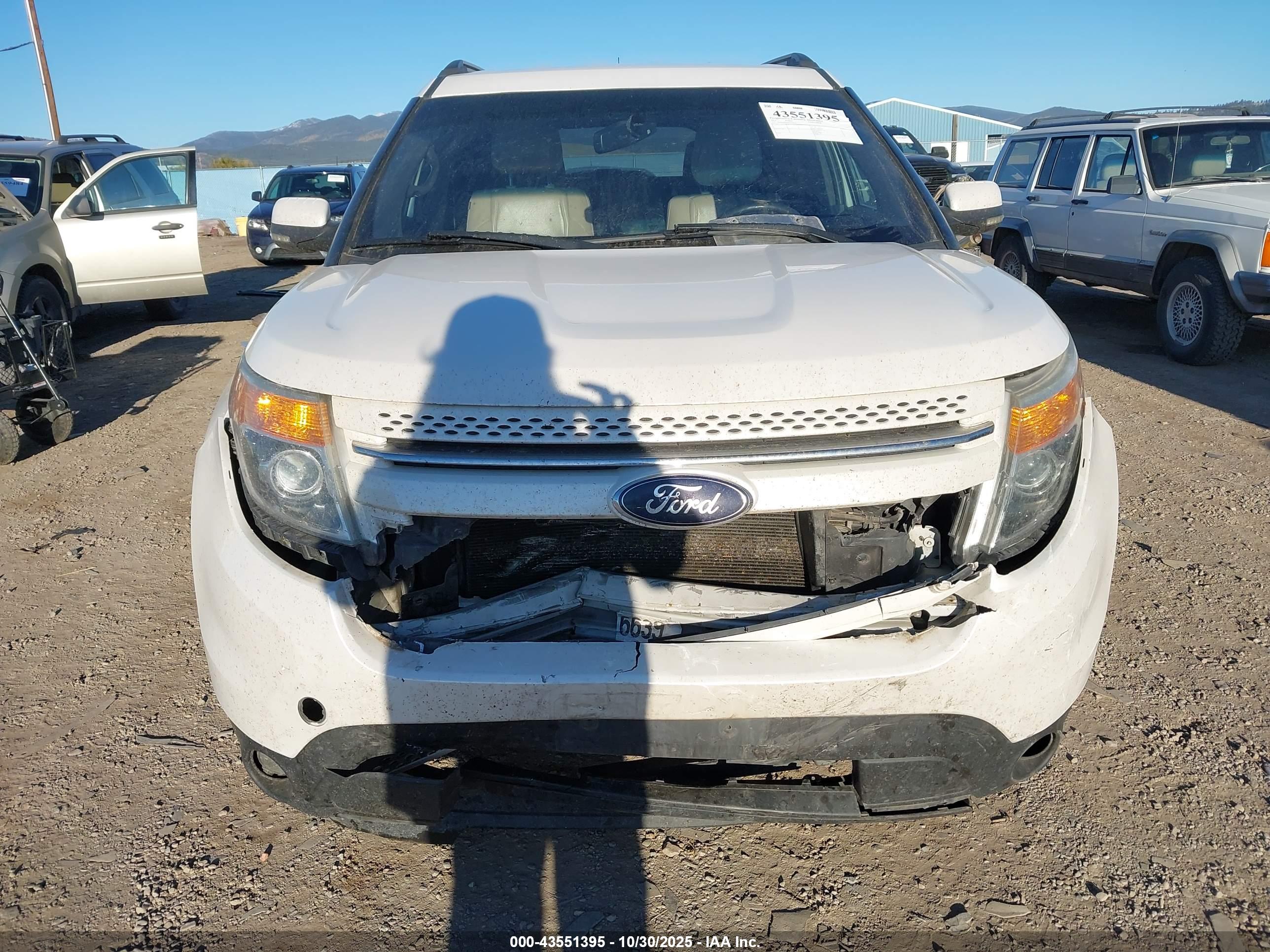 FORD EXPLORER image 6