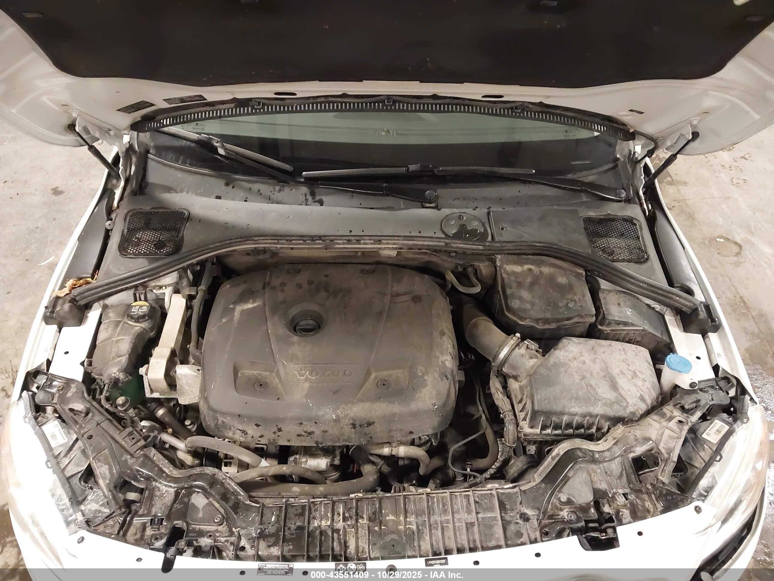 VOLVO S60 image 10