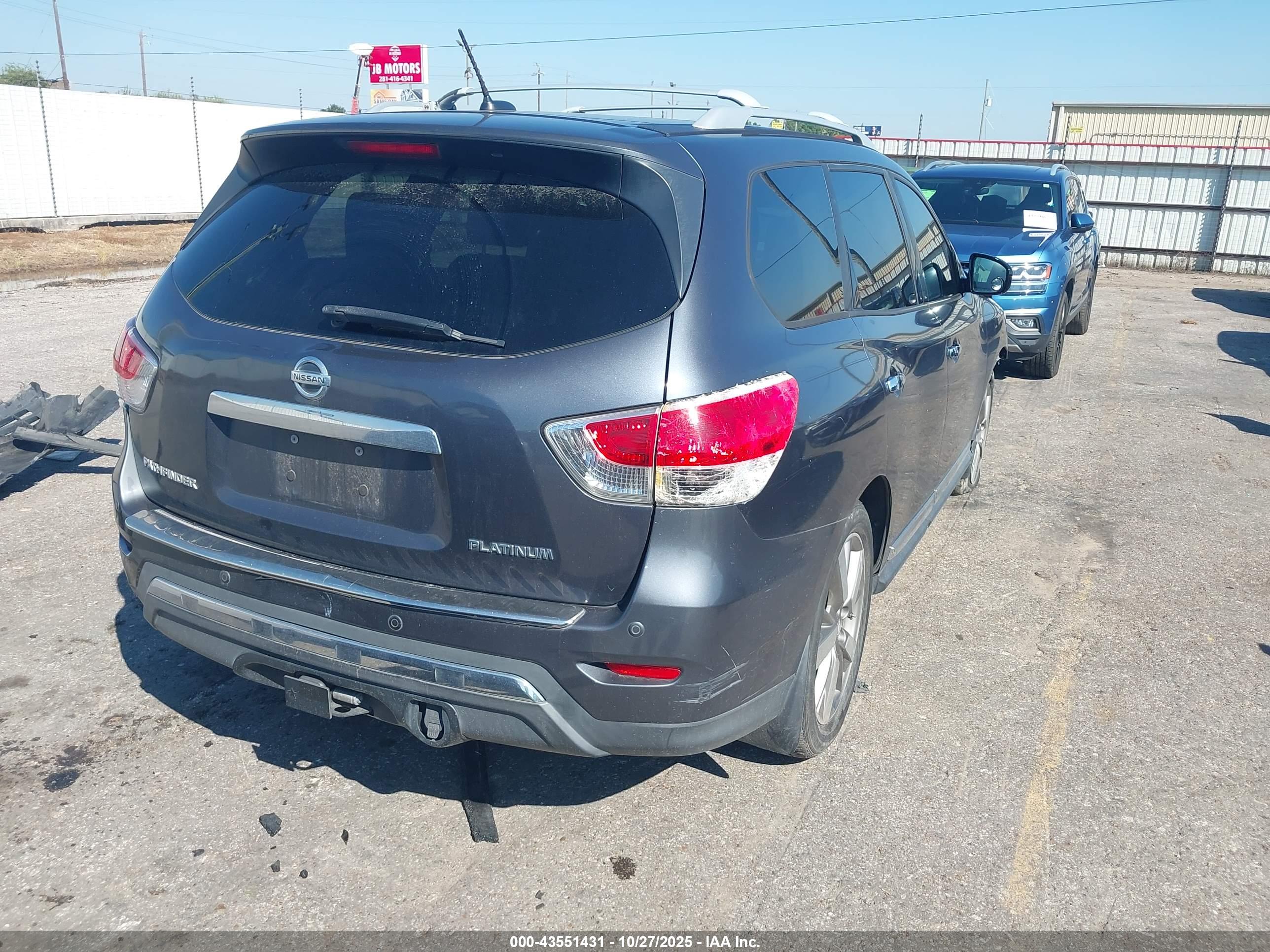 NISSAN PATHFINDER image 4
