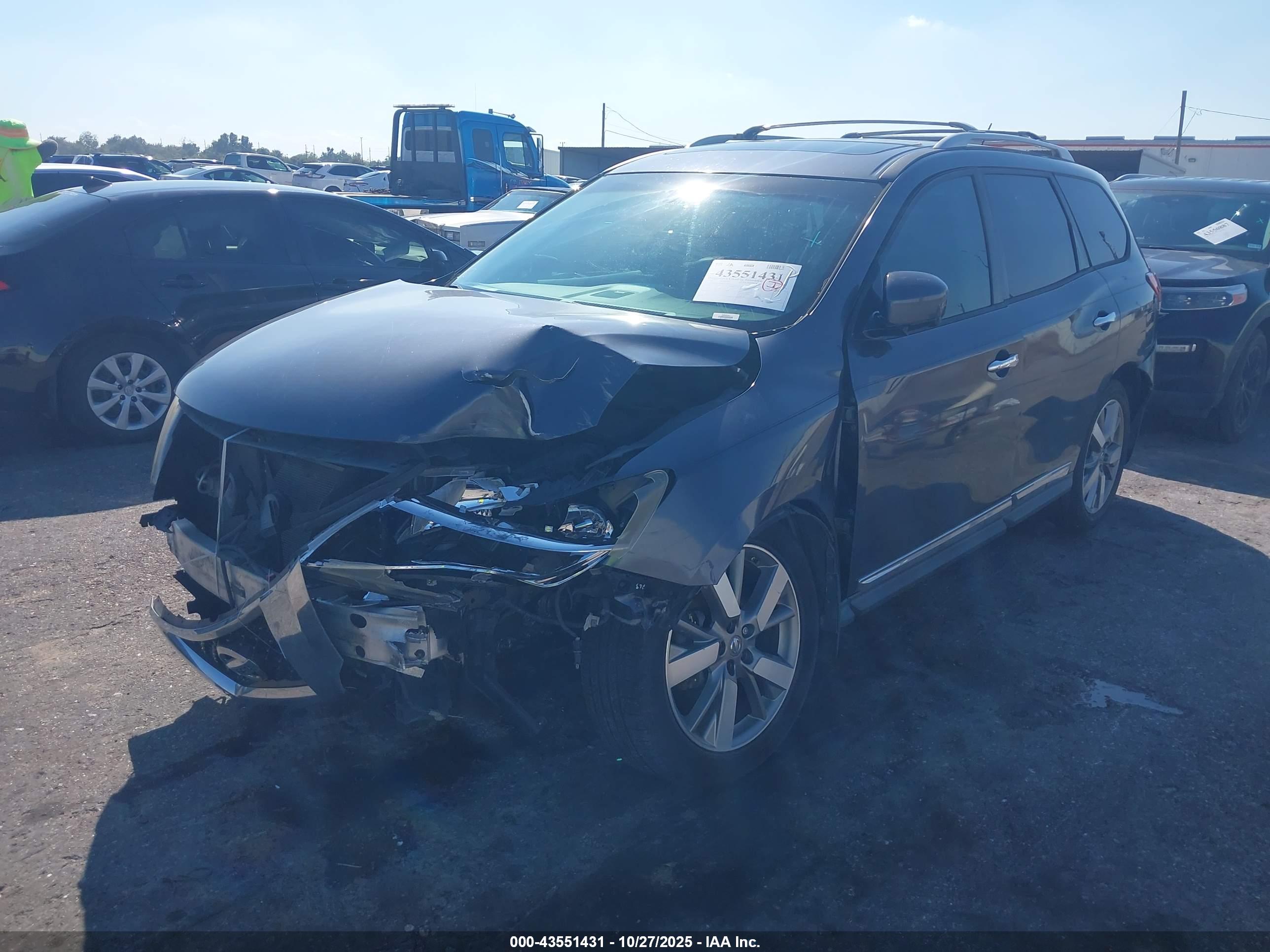 NISSAN PATHFINDER image 6
