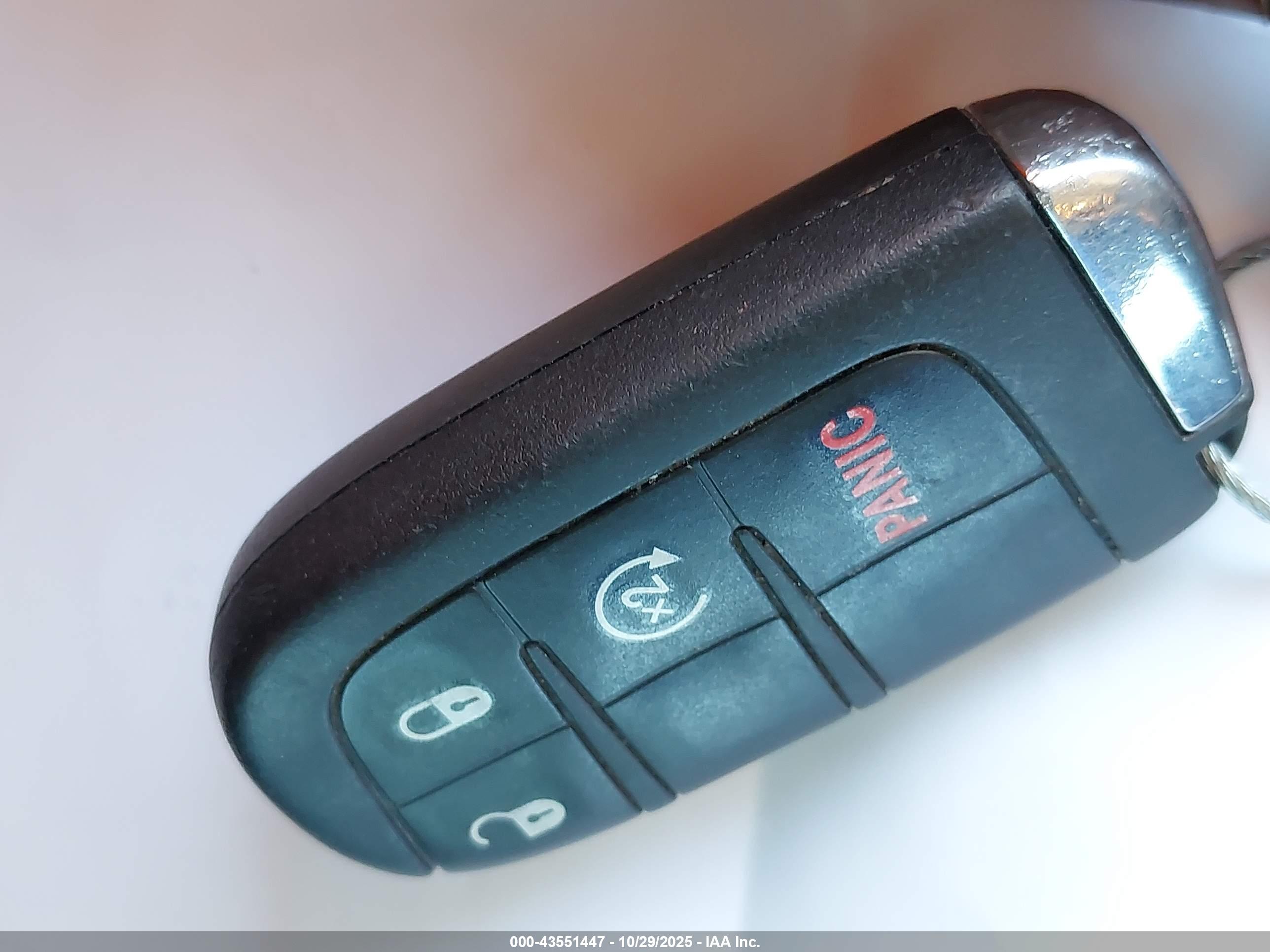 JEEP RENEGADE image 11