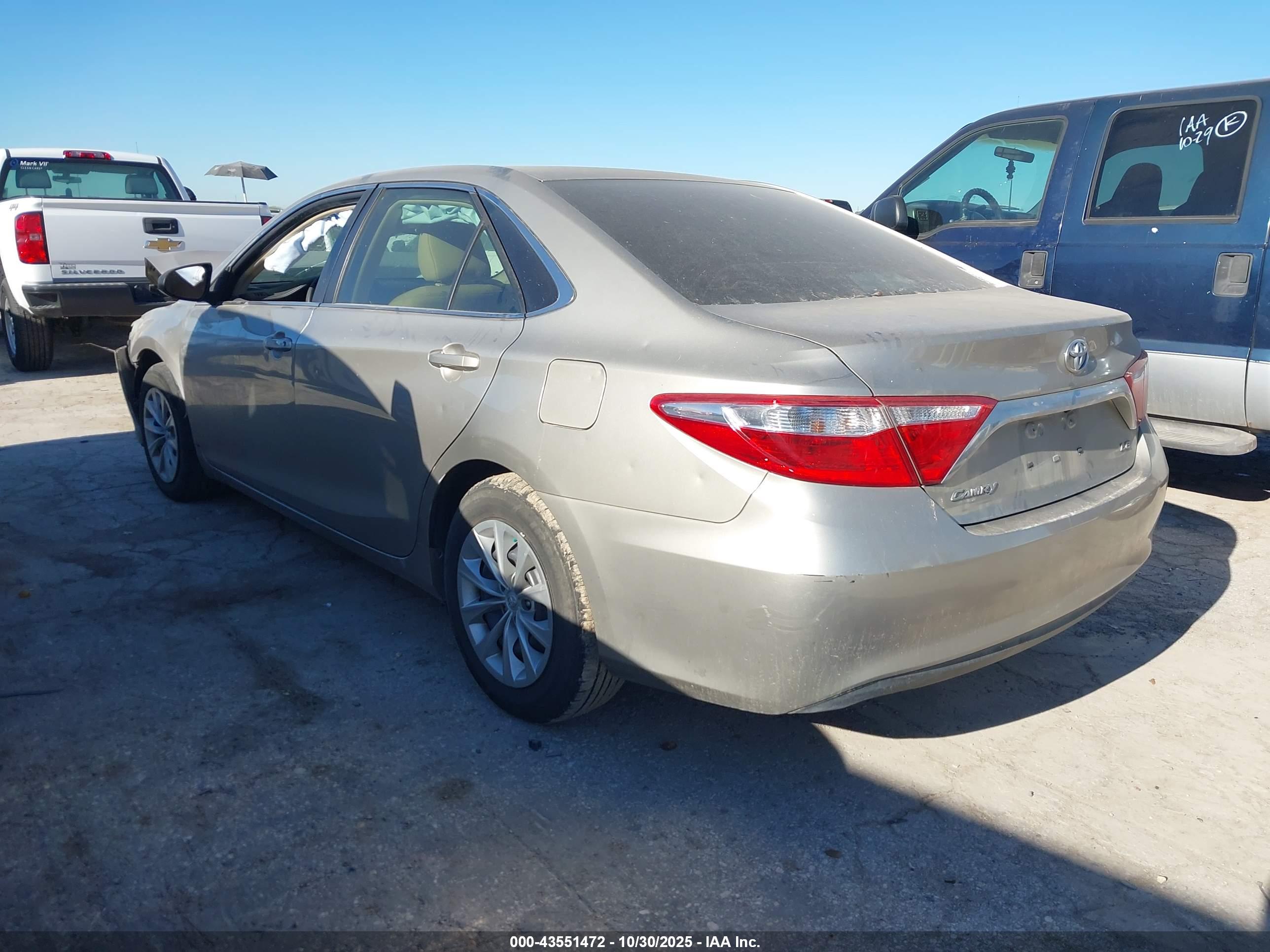TOYOTA CAMRY image 3