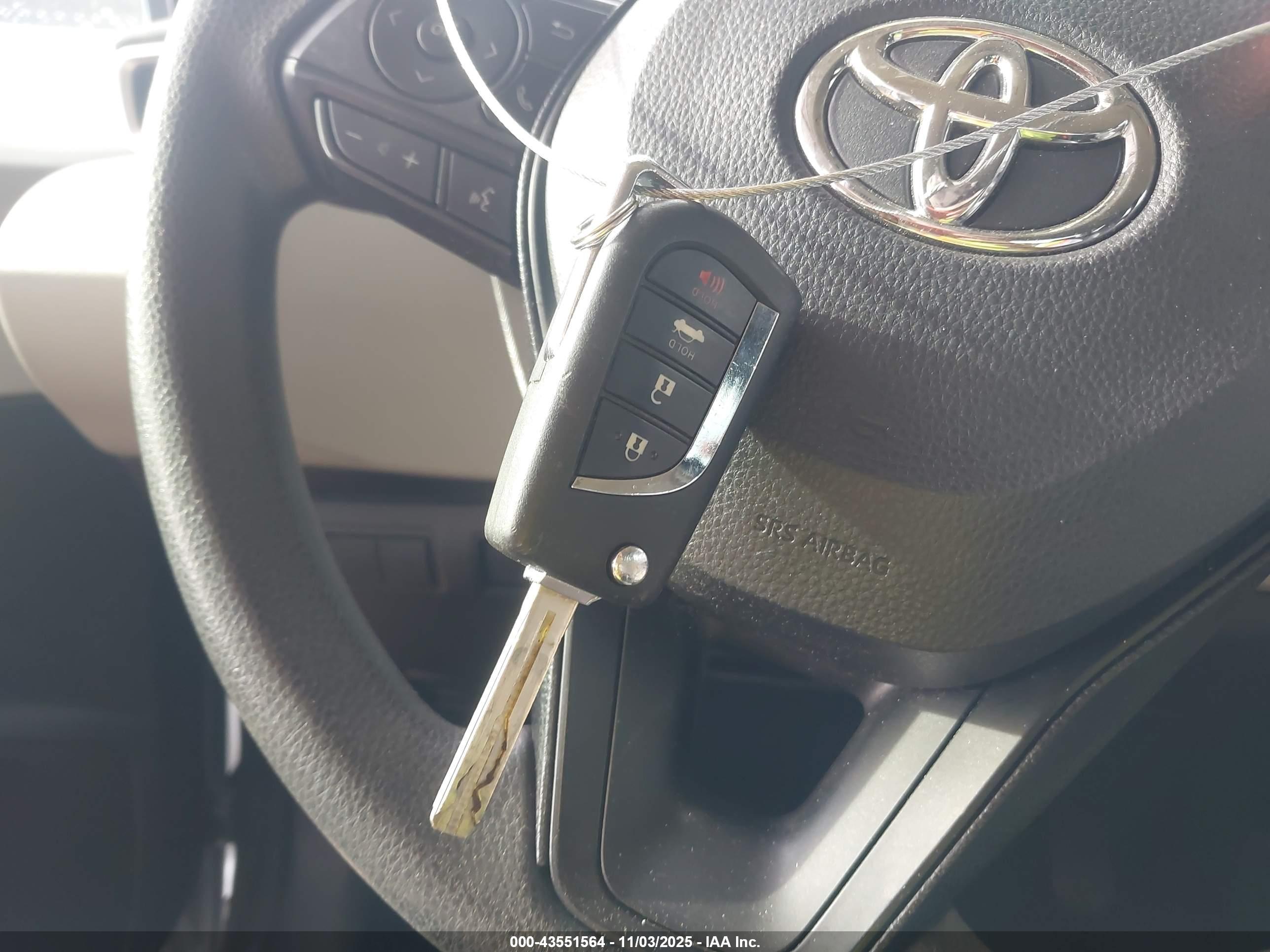 TOYOTA COROLLA image 11