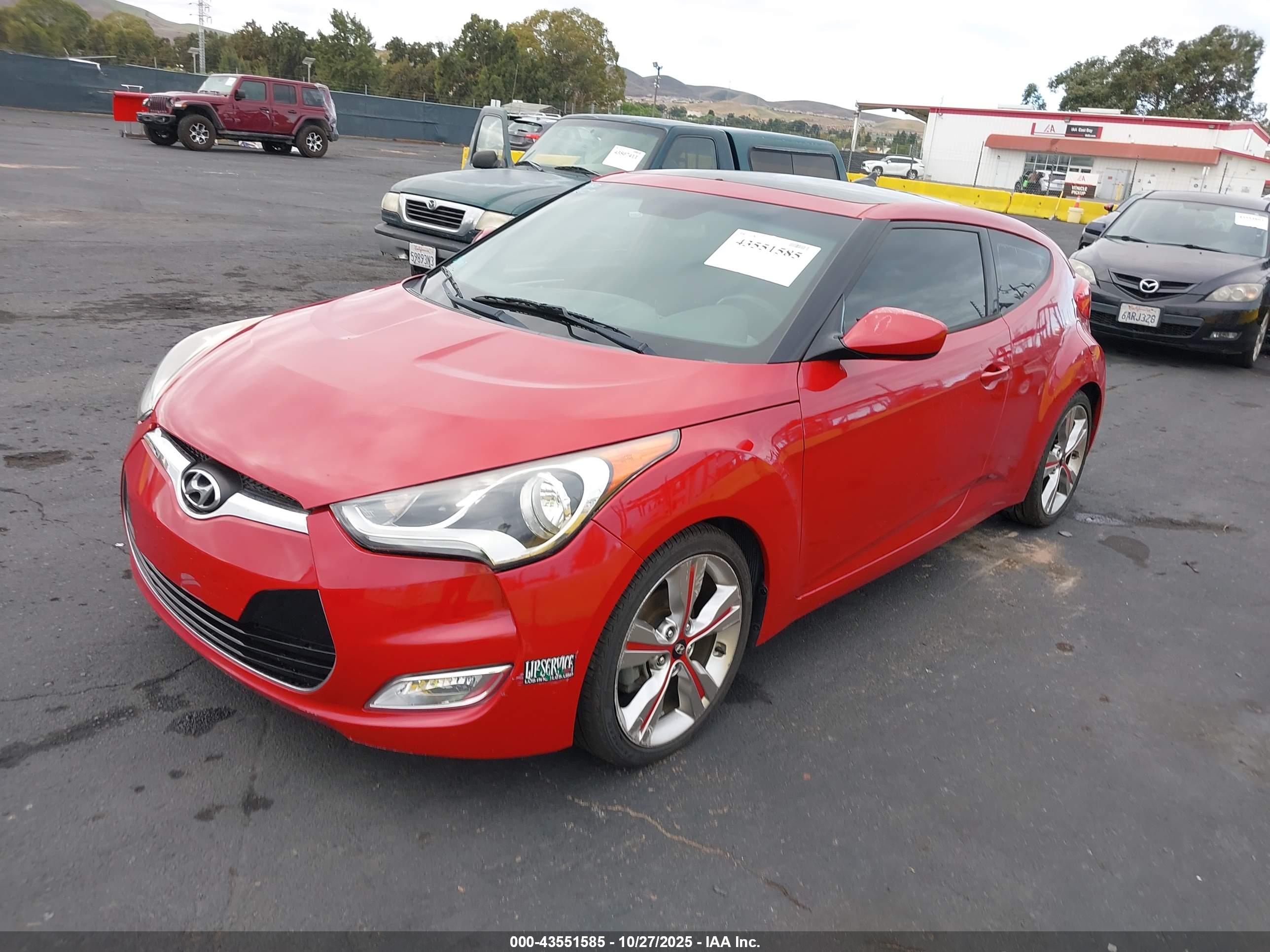 HYUNDAI VELOSTER image 2