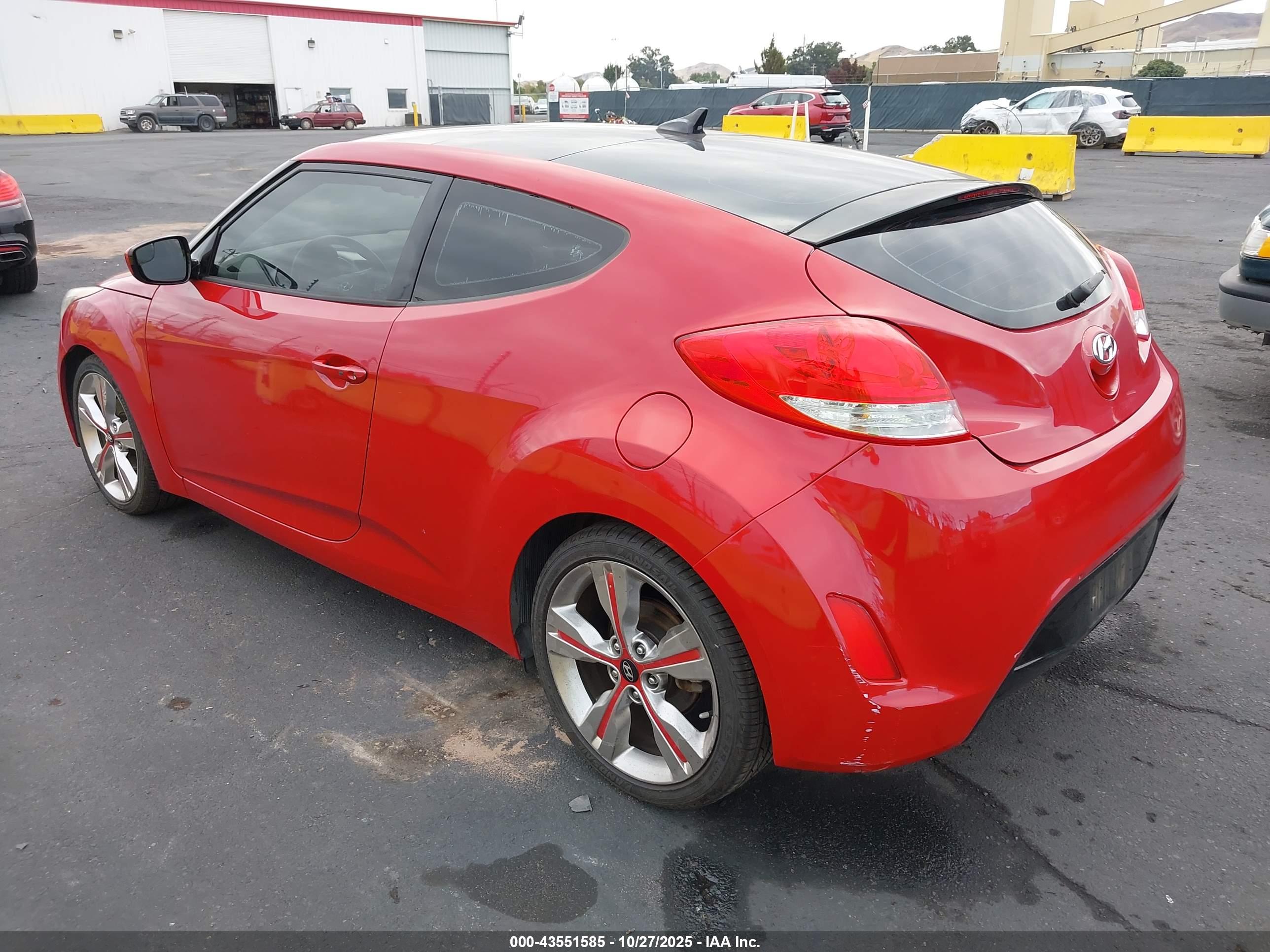 HYUNDAI VELOSTER image 3