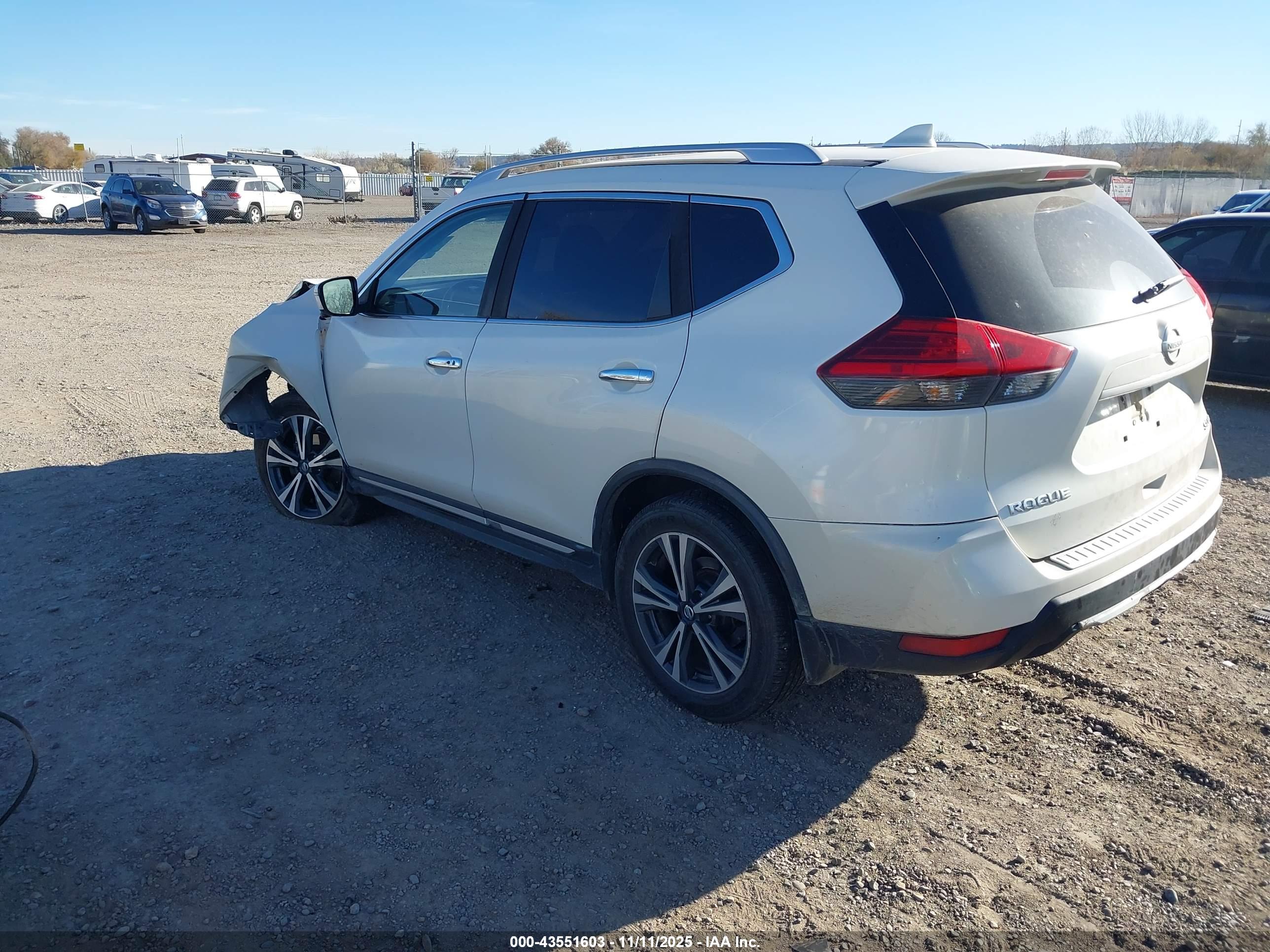 NISSAN ROGUE image 3