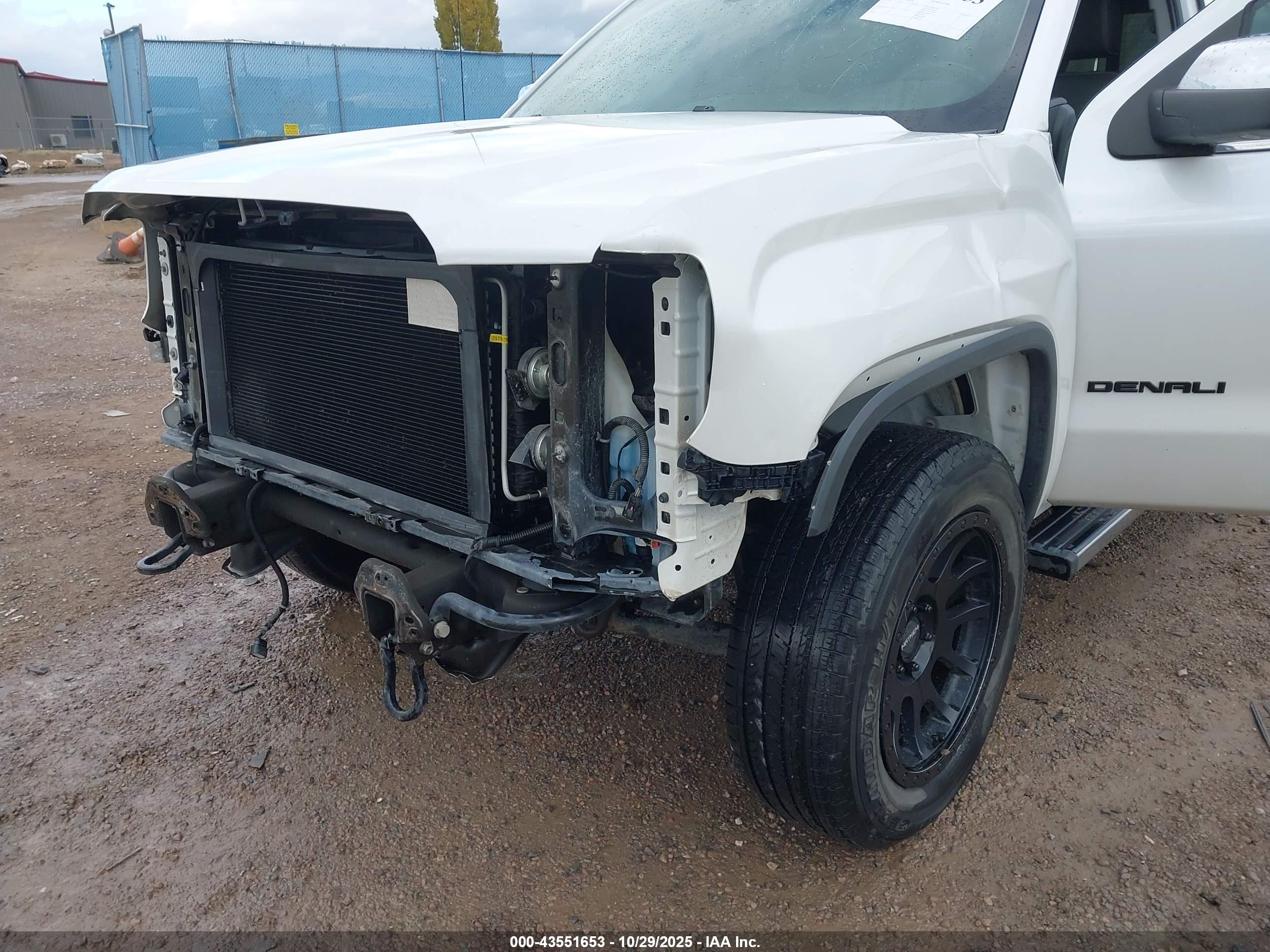 GMC SIERRA image 6