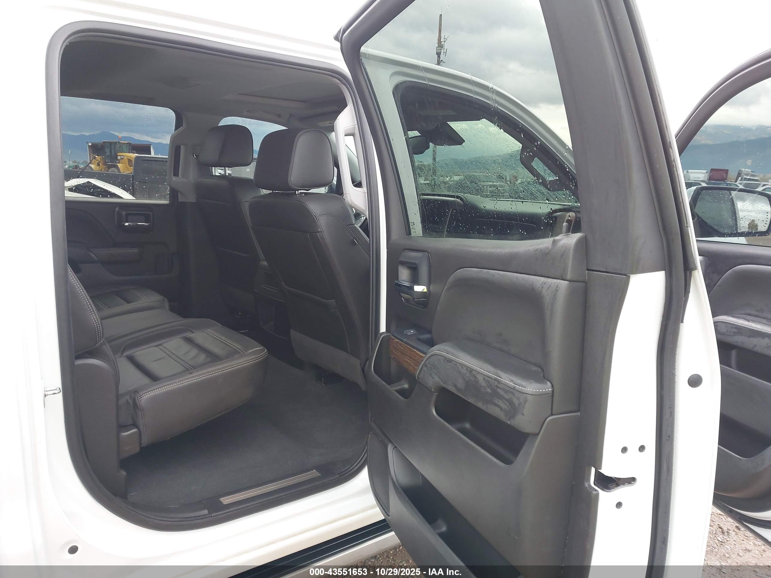 GMC SIERRA image 8
