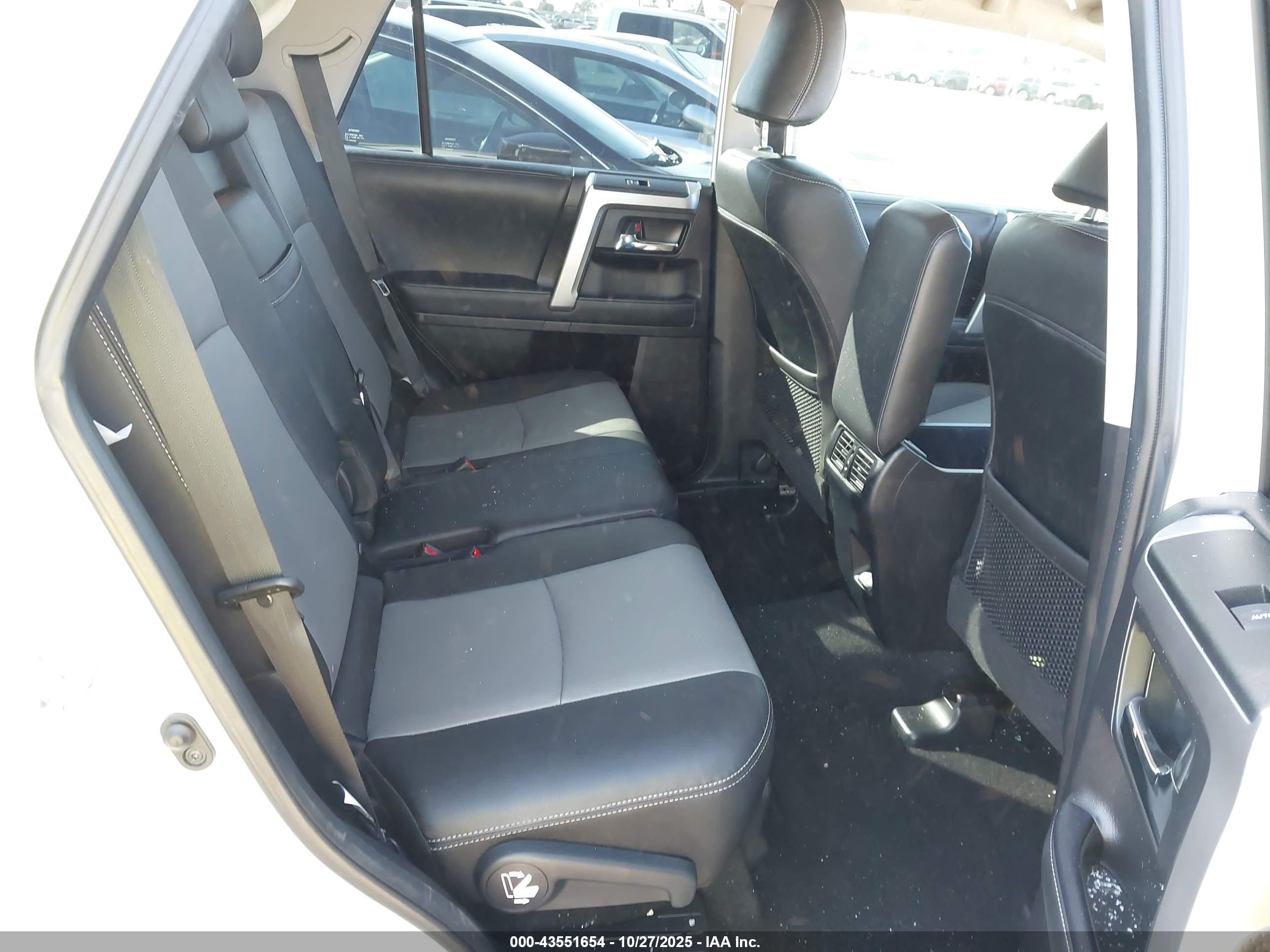 TOYOTA 4RUNNER image 8