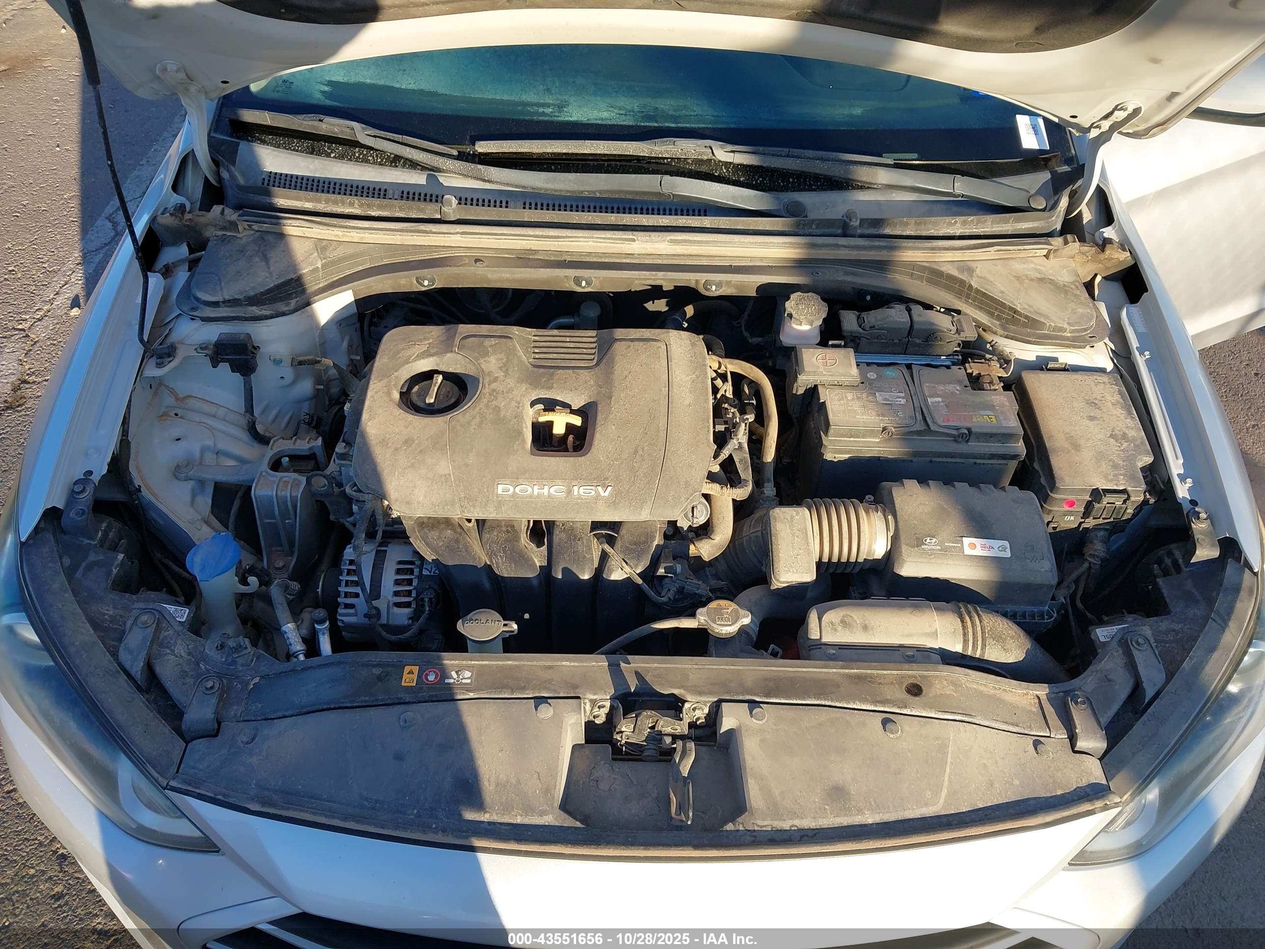 HYUNDAI ELANTRA image 10