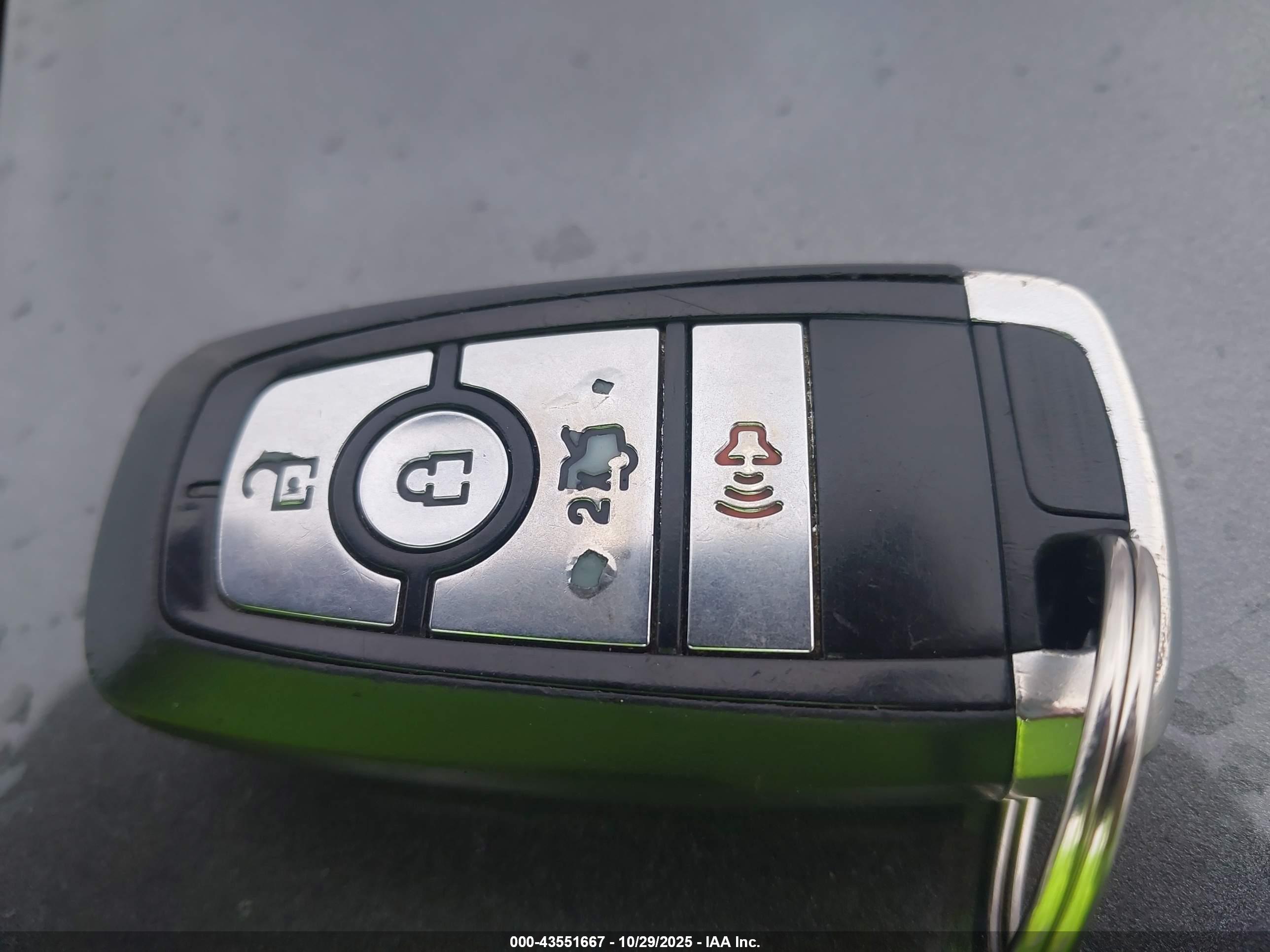 FORD FUSION image 11