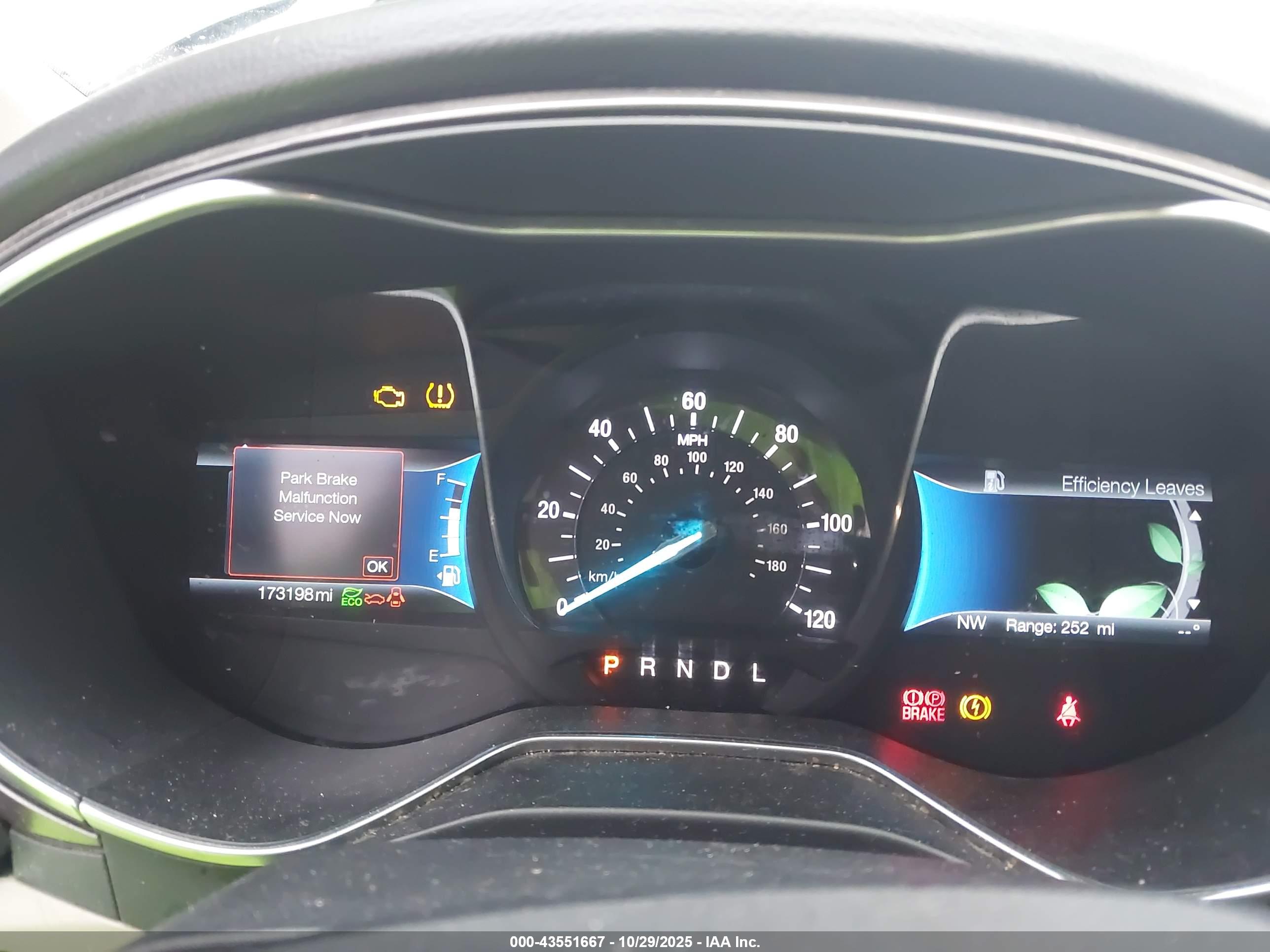 FORD FUSION image 7