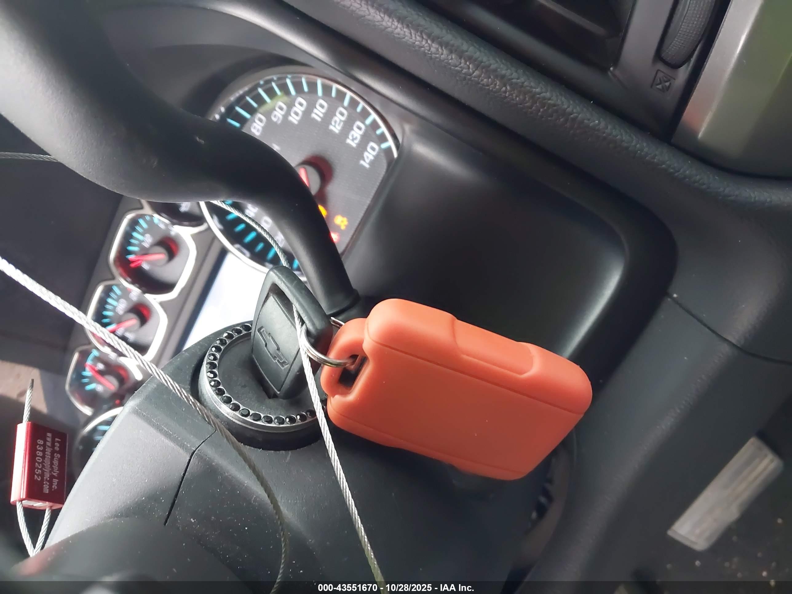 CHEVROLET SILVERADO image 11