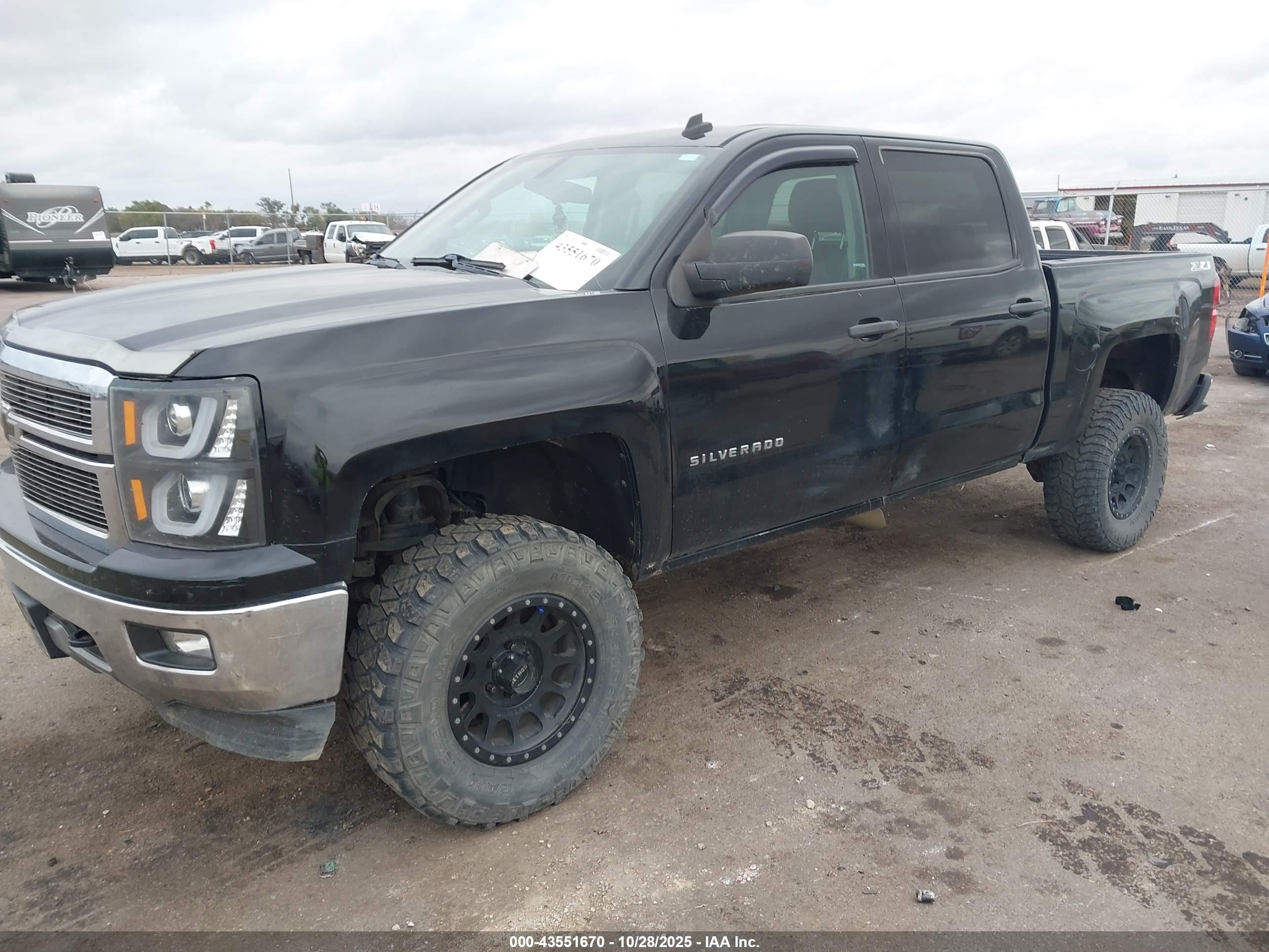 CHEVROLET SILVERADO image 2