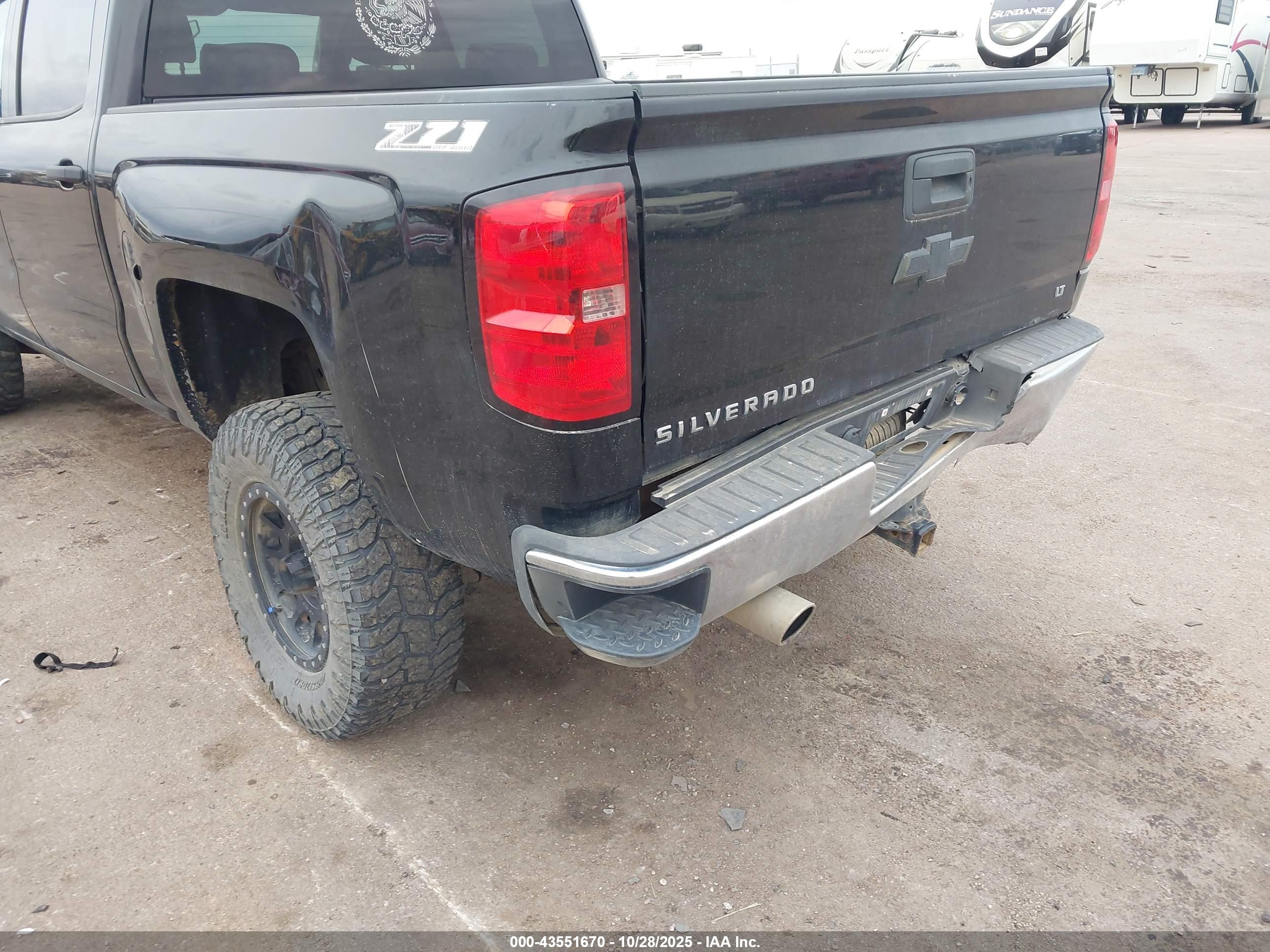 CHEVROLET SILVERADO image 6