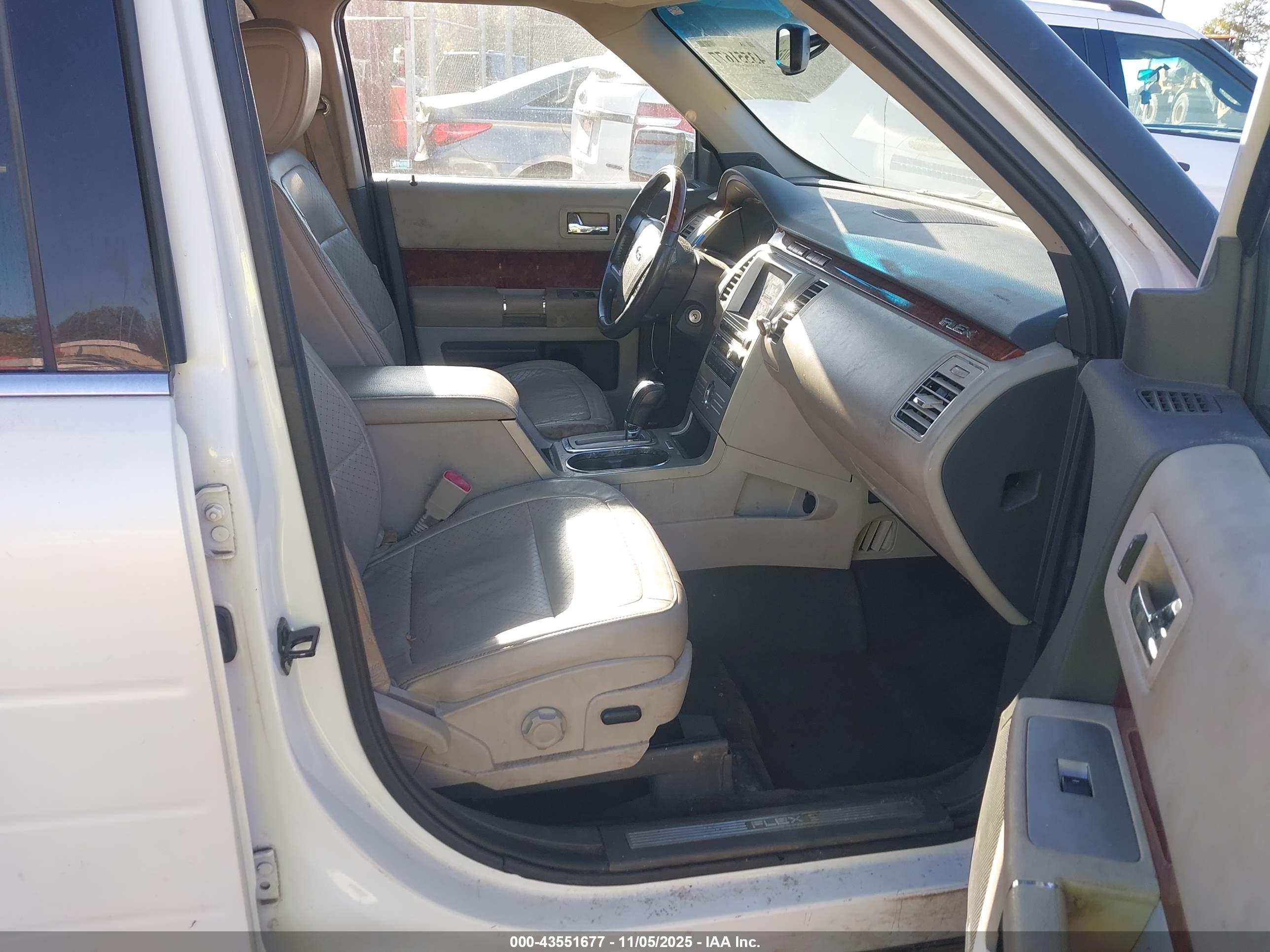 FORD FLEX image 5